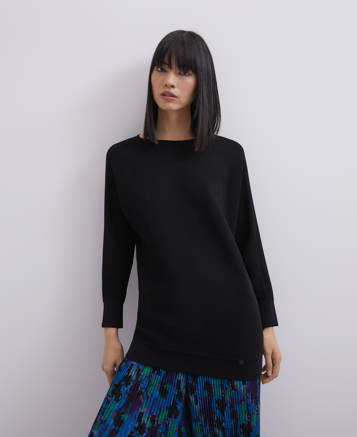 Ribbed knit sweater with bat sleeve image number 2