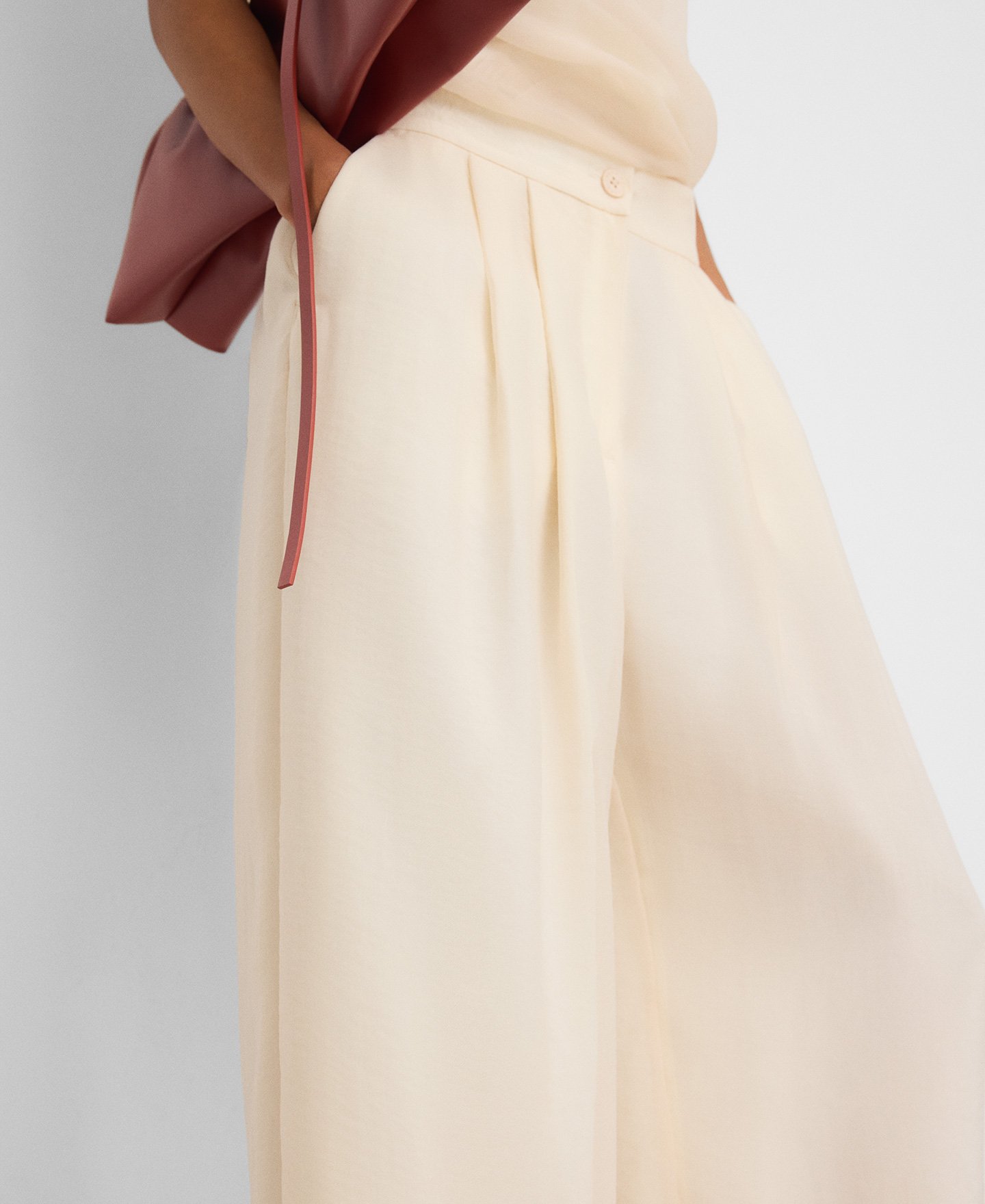 Double-fabric pleated trousers image number 3