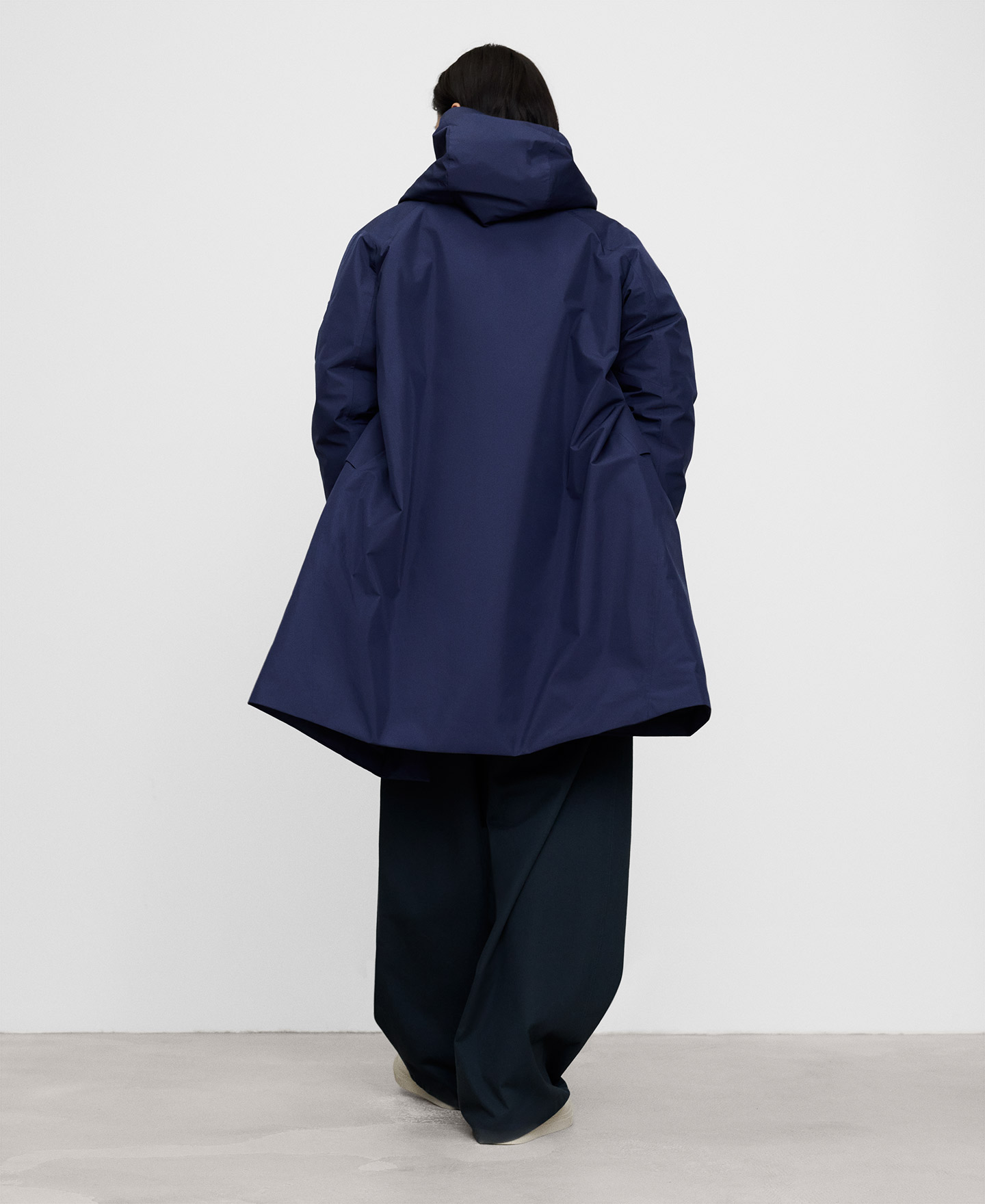 Parka larga termosellada acolchada image number 2