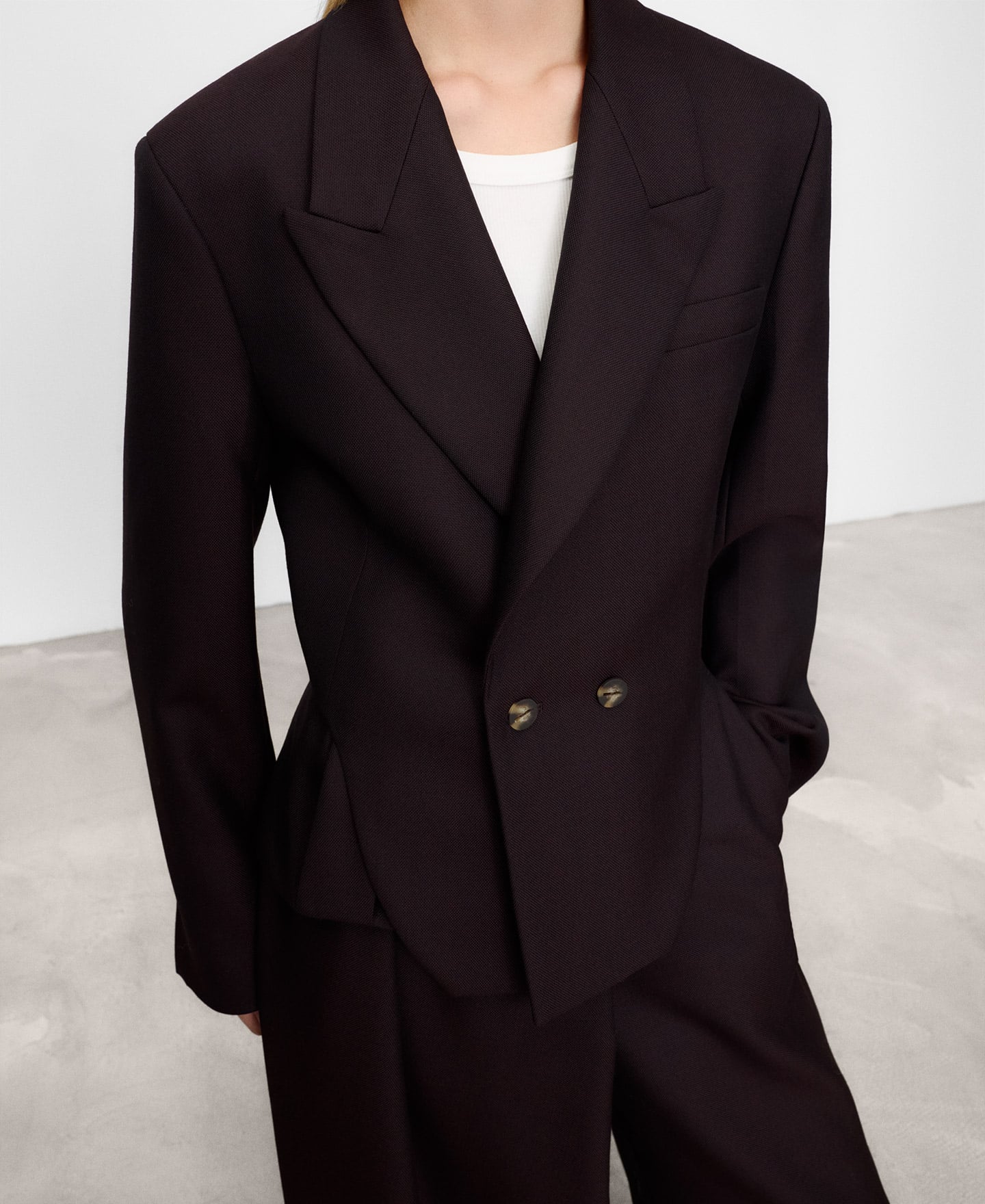 Blazer sastre cruzada corta image number 3