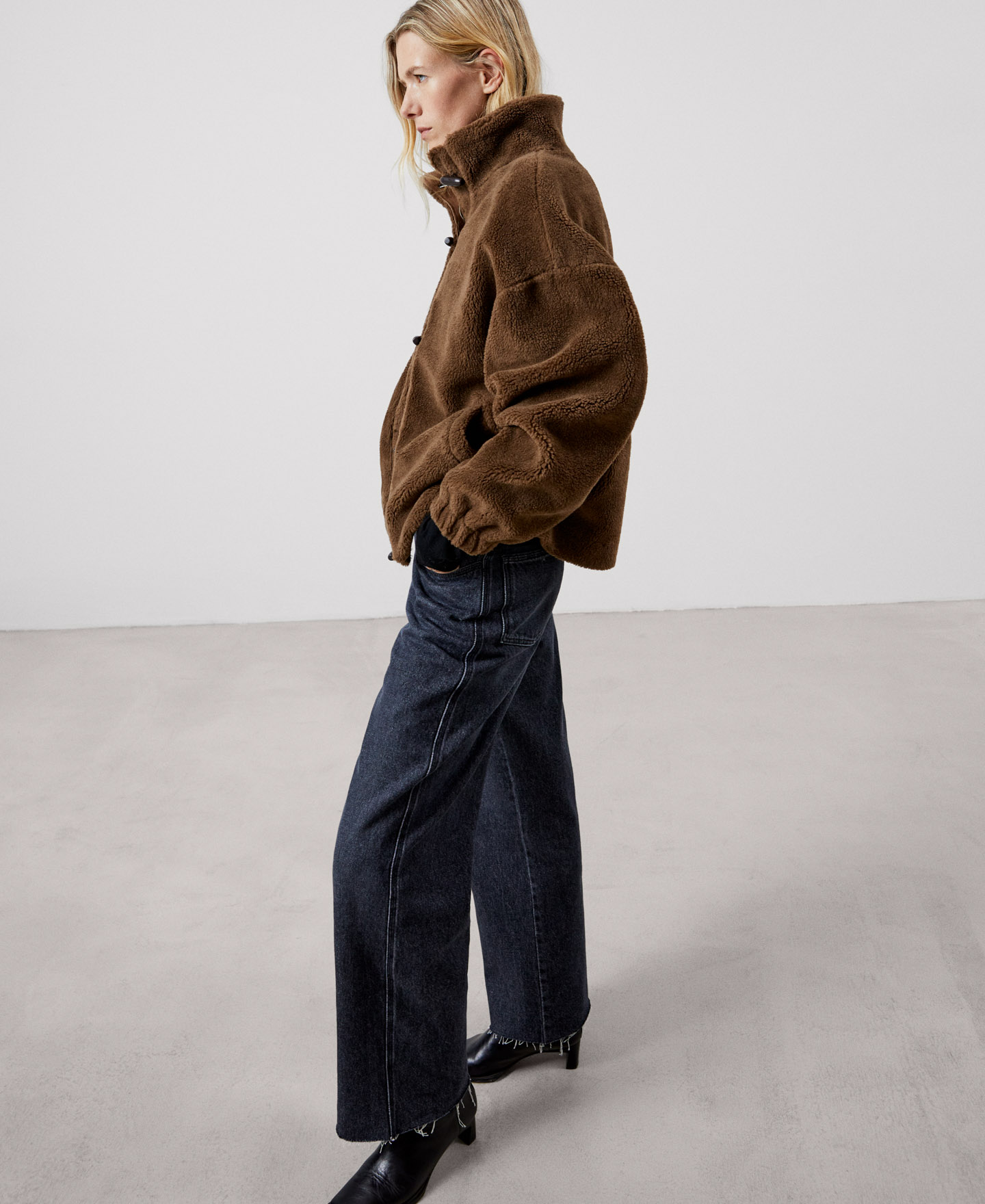 Recycled polyester jacket image number 5