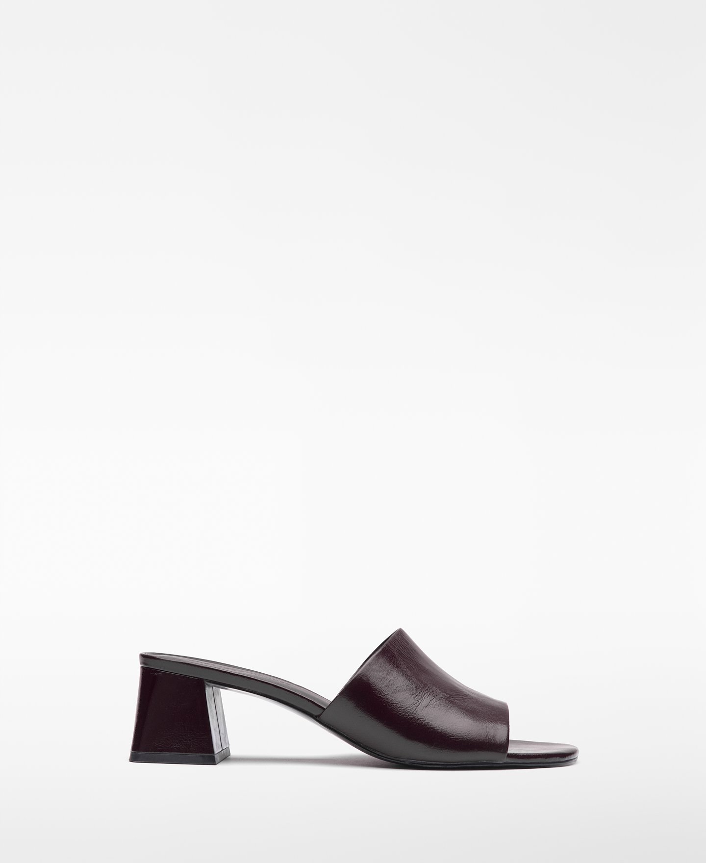 Square-heel leather sandal image number 0