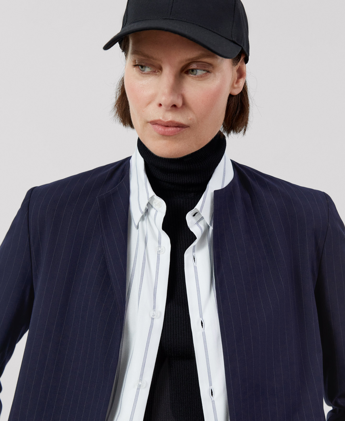 Crew neck jacket image number 3