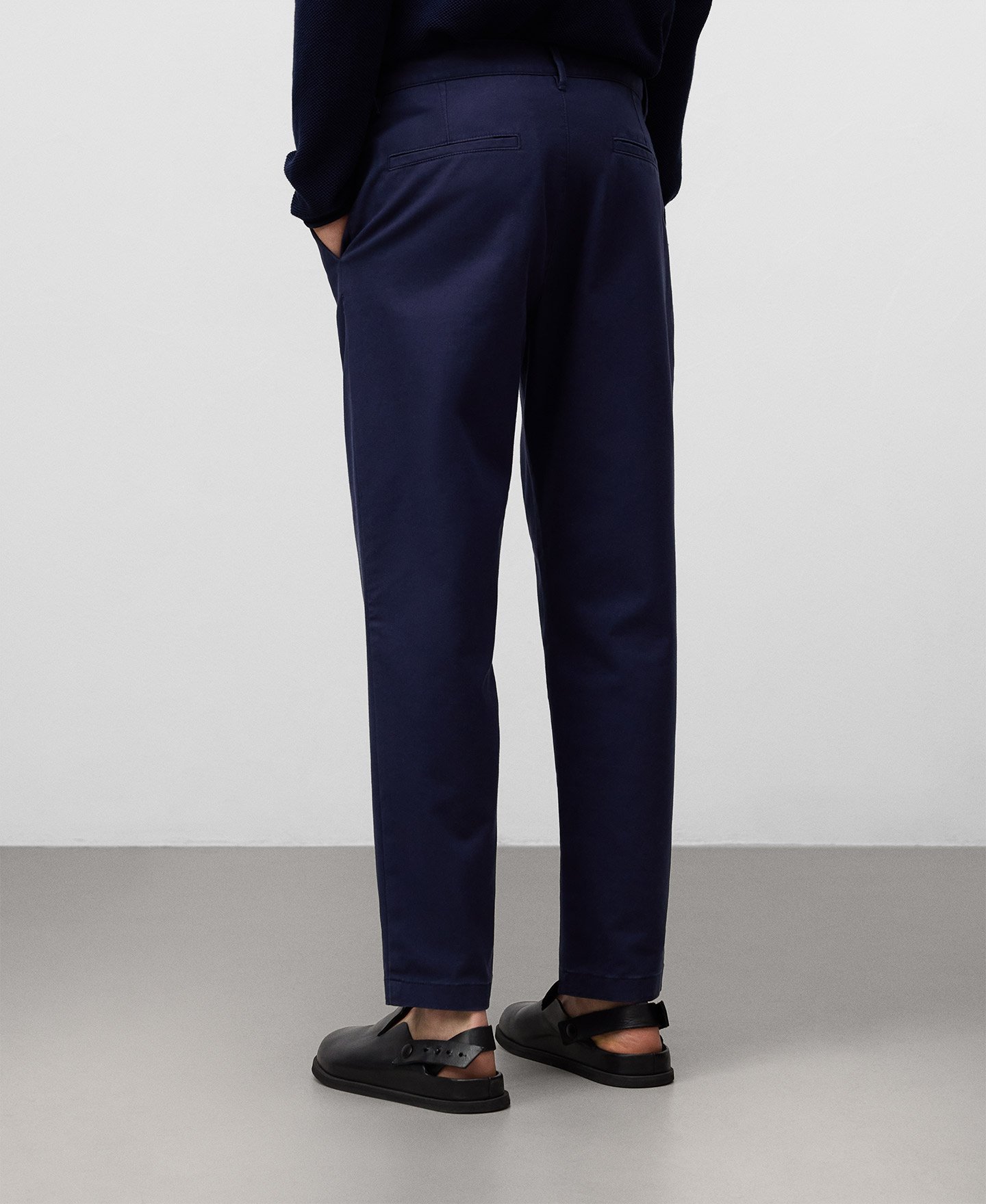 Pantalón pinzas algodón hombre image number 2