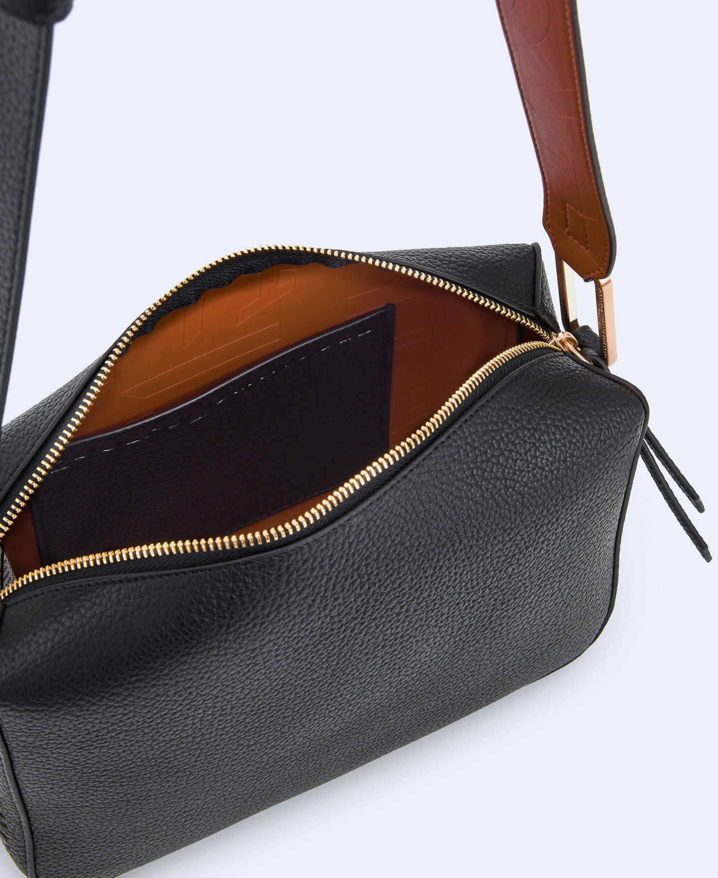 Recycled material shoulder bag image number 2