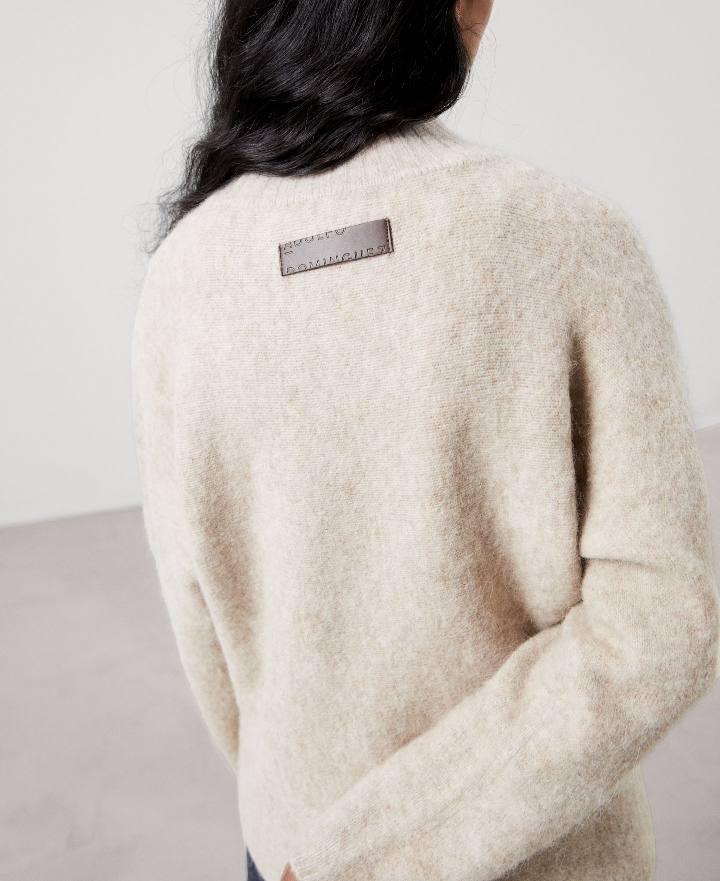 Alpaca fabric sweater image number 3