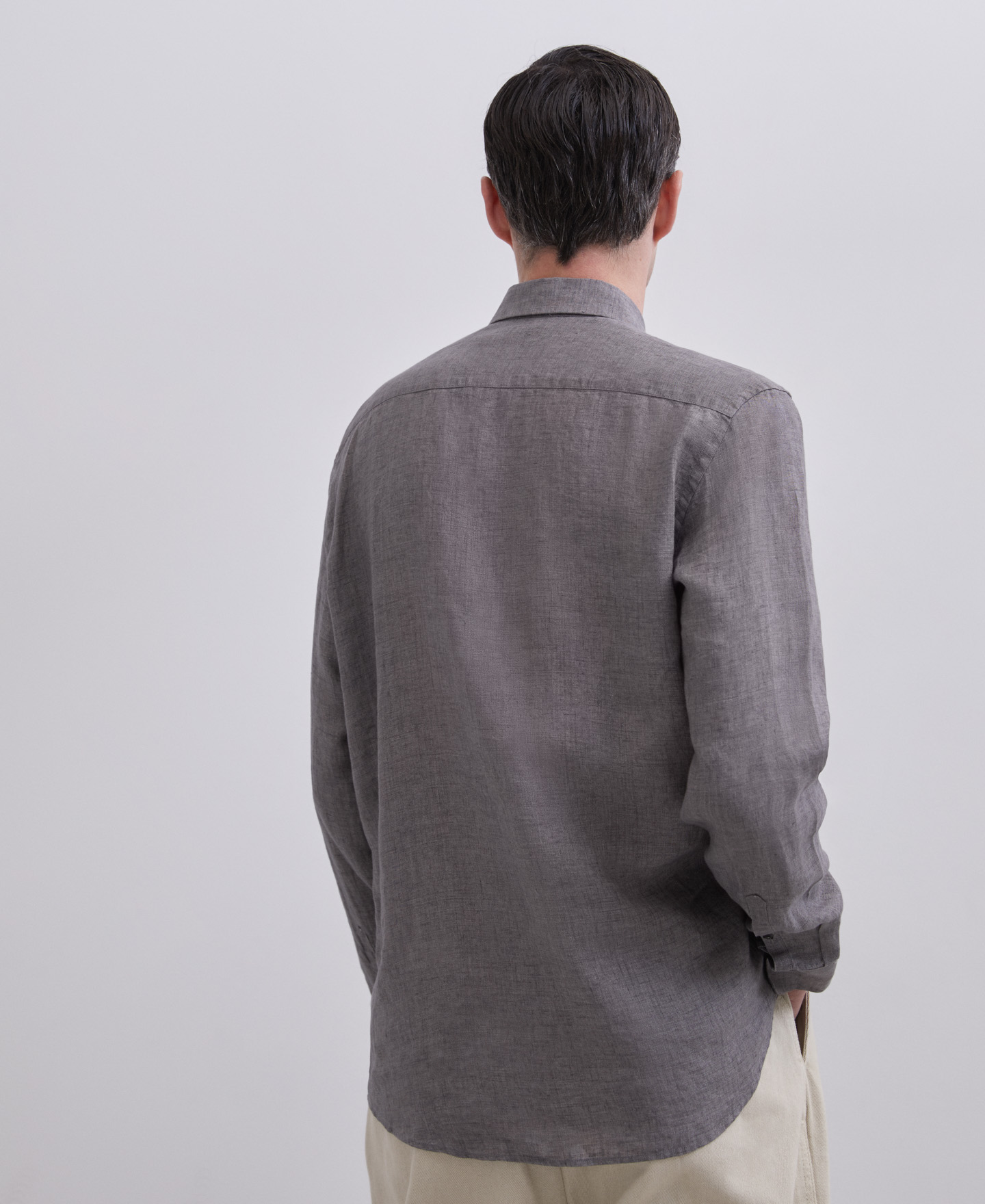White linen shirt with shirt collar image number 1