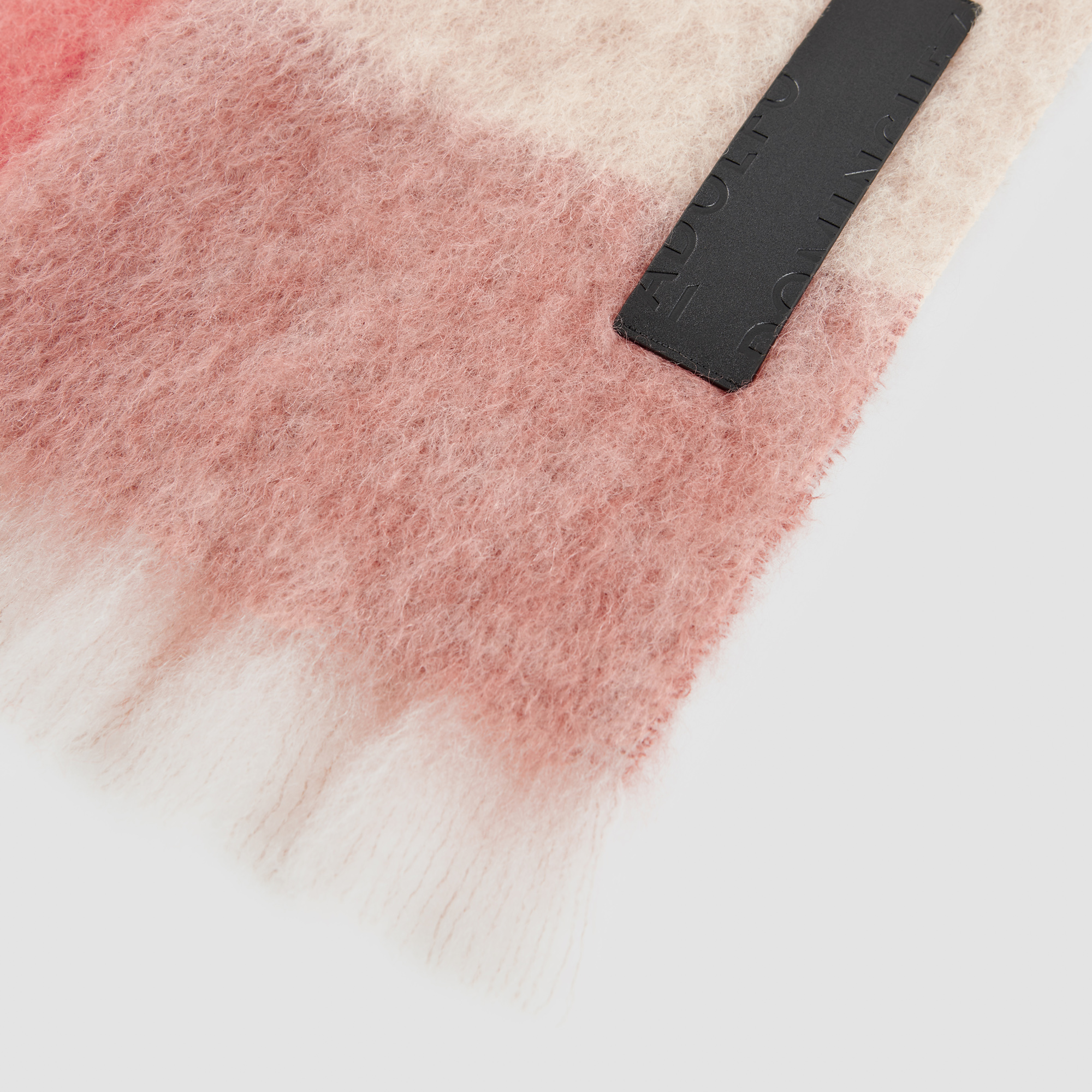 Bufanda artesana en mohair image number 2