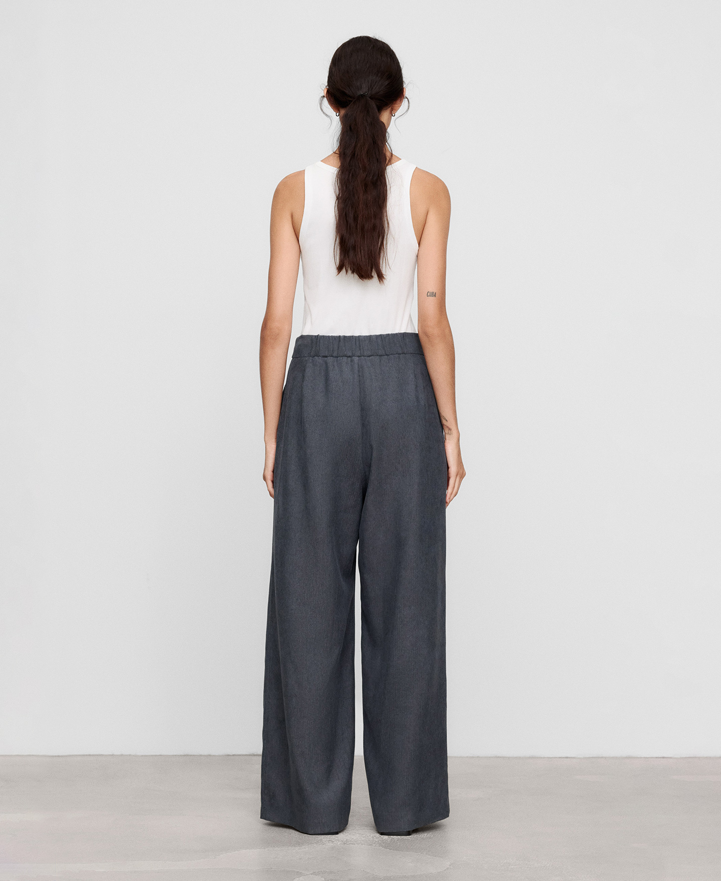 Micro-corduroy double-pleated trousers image number 2