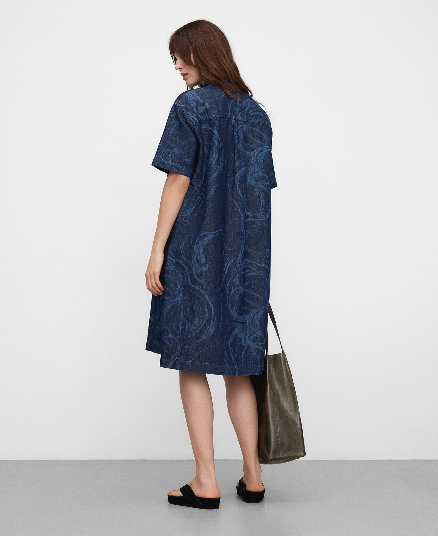 Printed denim shirt dress image number 4