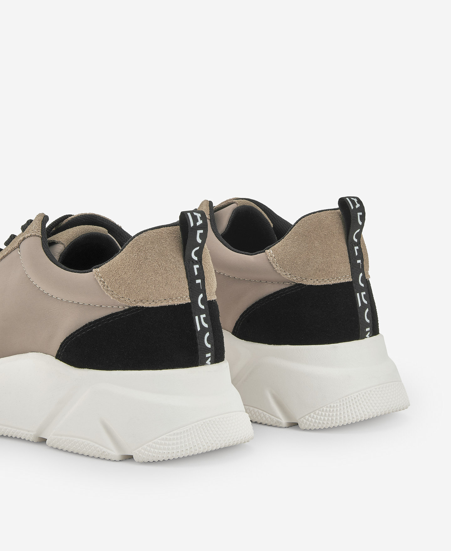 Maxi sole sneaker image number 2