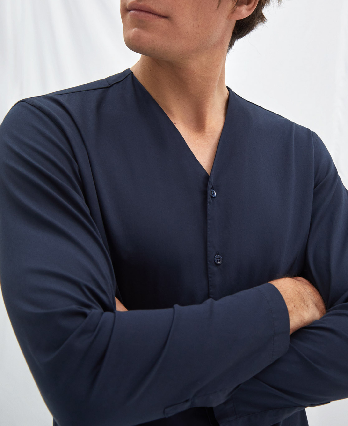 V-neck cotton shirt image number 3