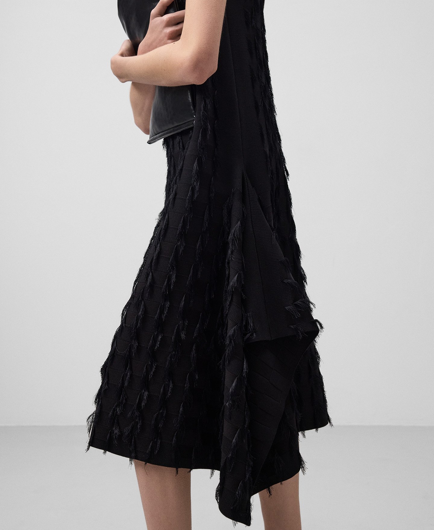 Knit dress with fringe detailing woman image number 3