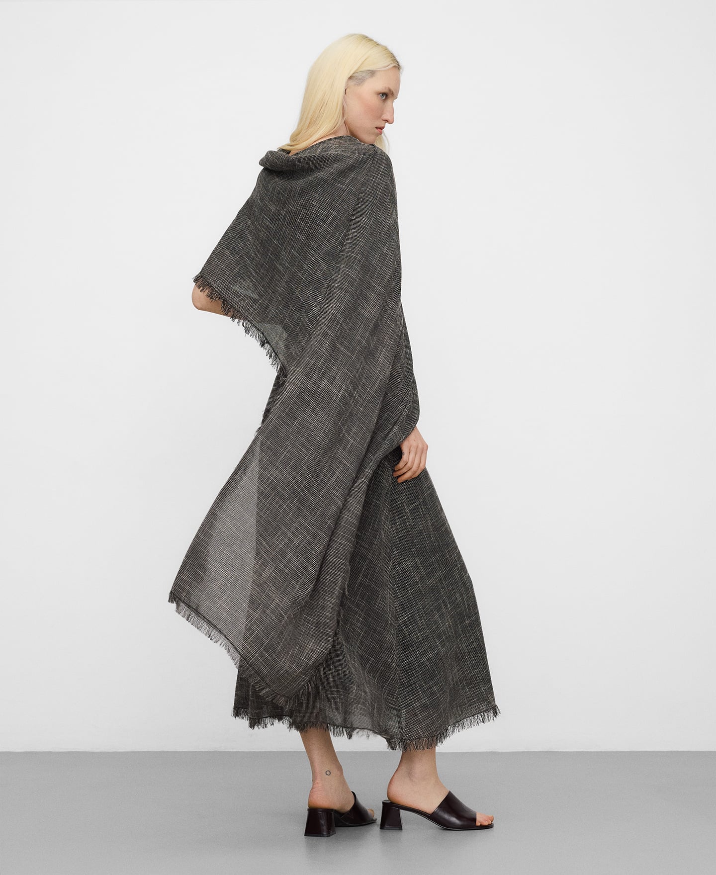 Falda midi desflecada image number 2