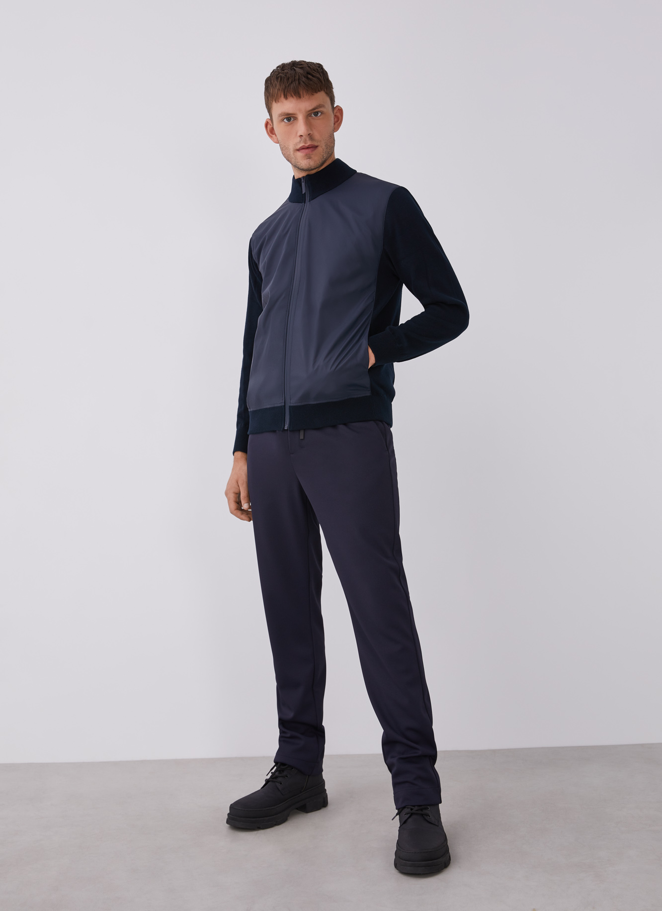 Cotton cardigan with perkins collar image number 5