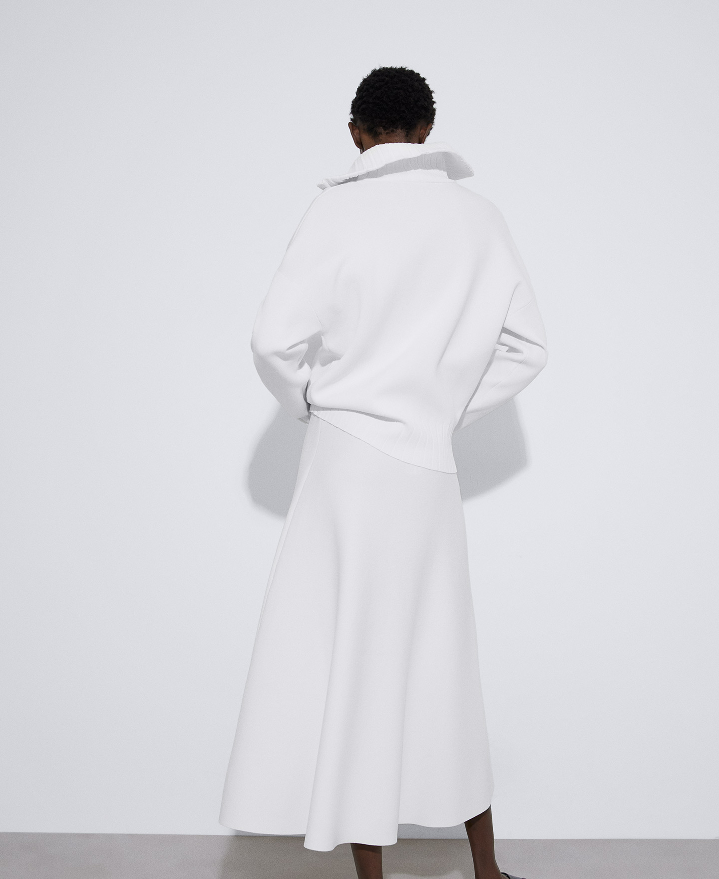 Double-fronted slim-fit garment image number 2