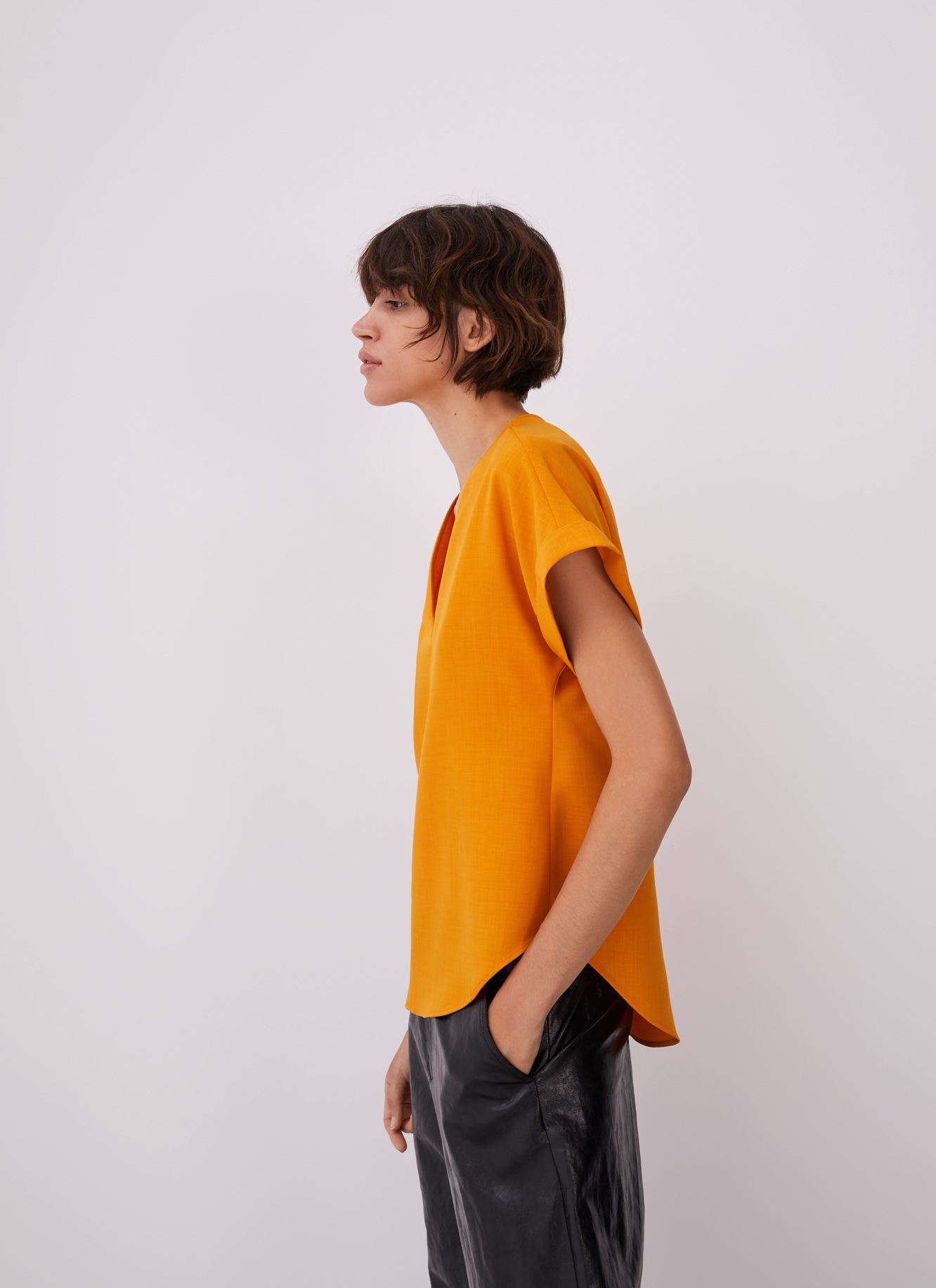 Short sleeve shirt with volume image number 2