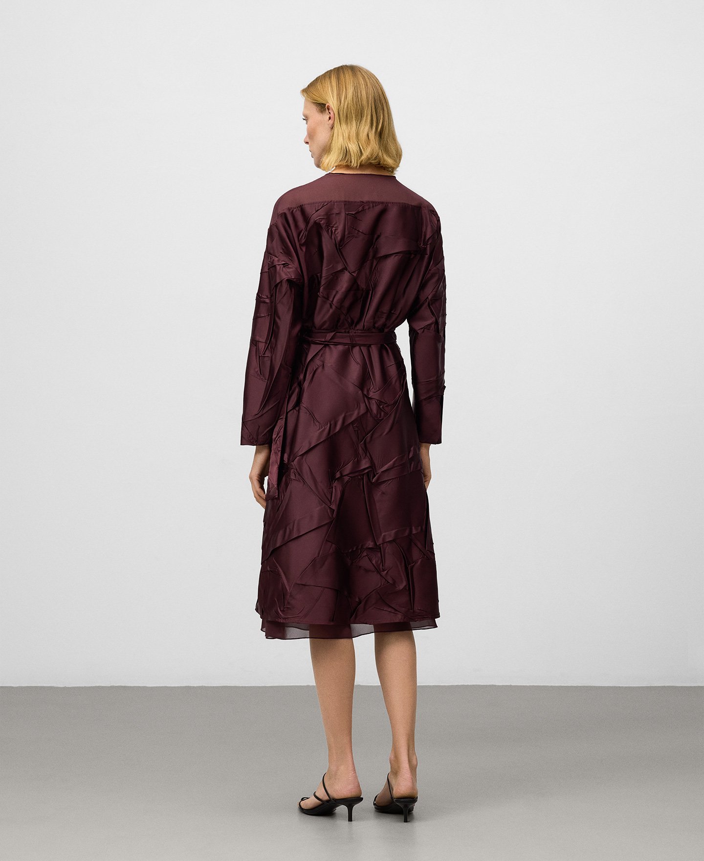 Robe froissée en tissu contrasté pour femme image number 2