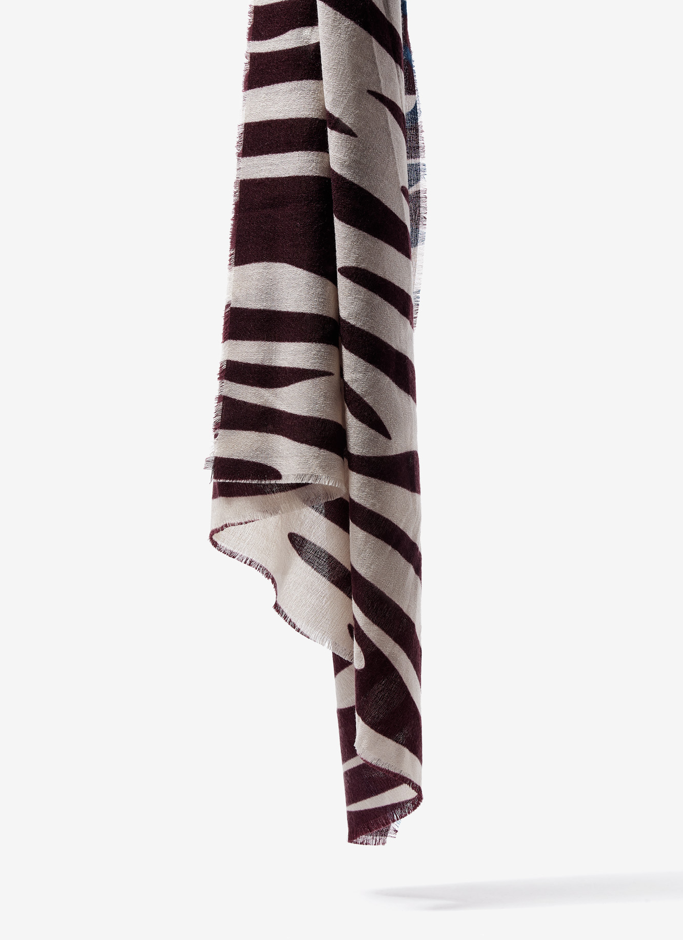 Foulard with animal print image number 2