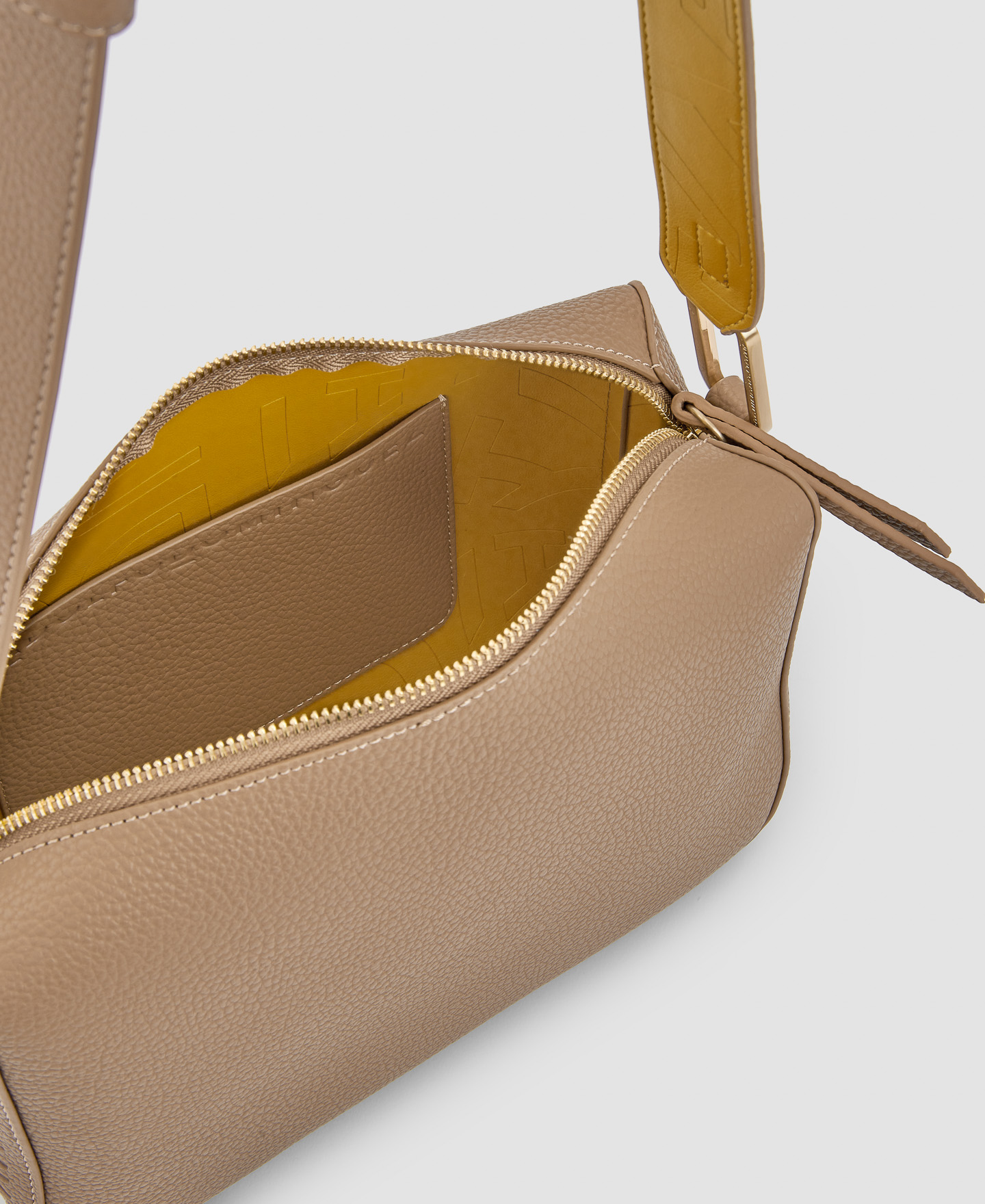 Recycled material shoulder bag image number 2