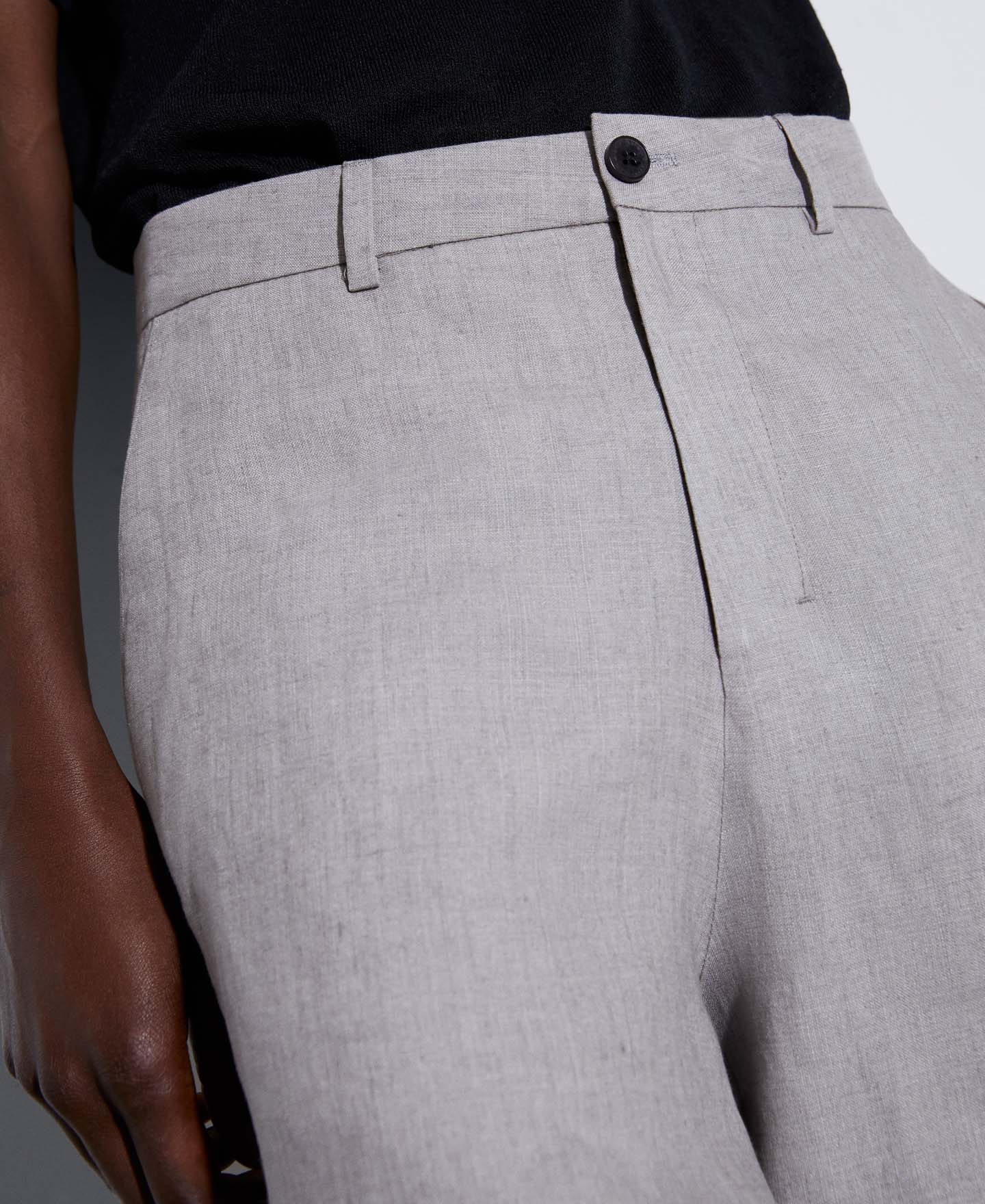 European responsible linen Bermuda image number 3