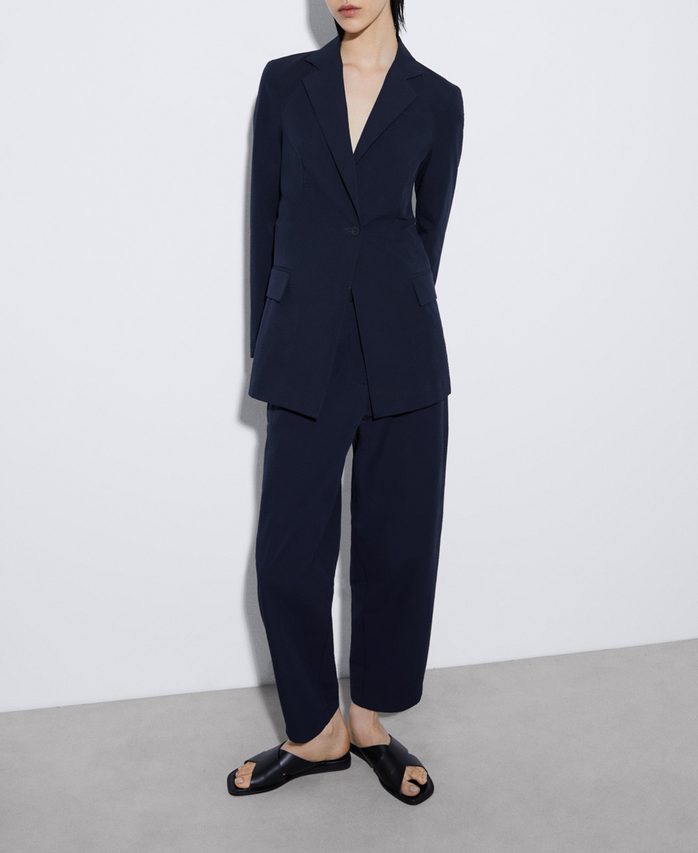 Tailored blazer in responsible cotton image number 1