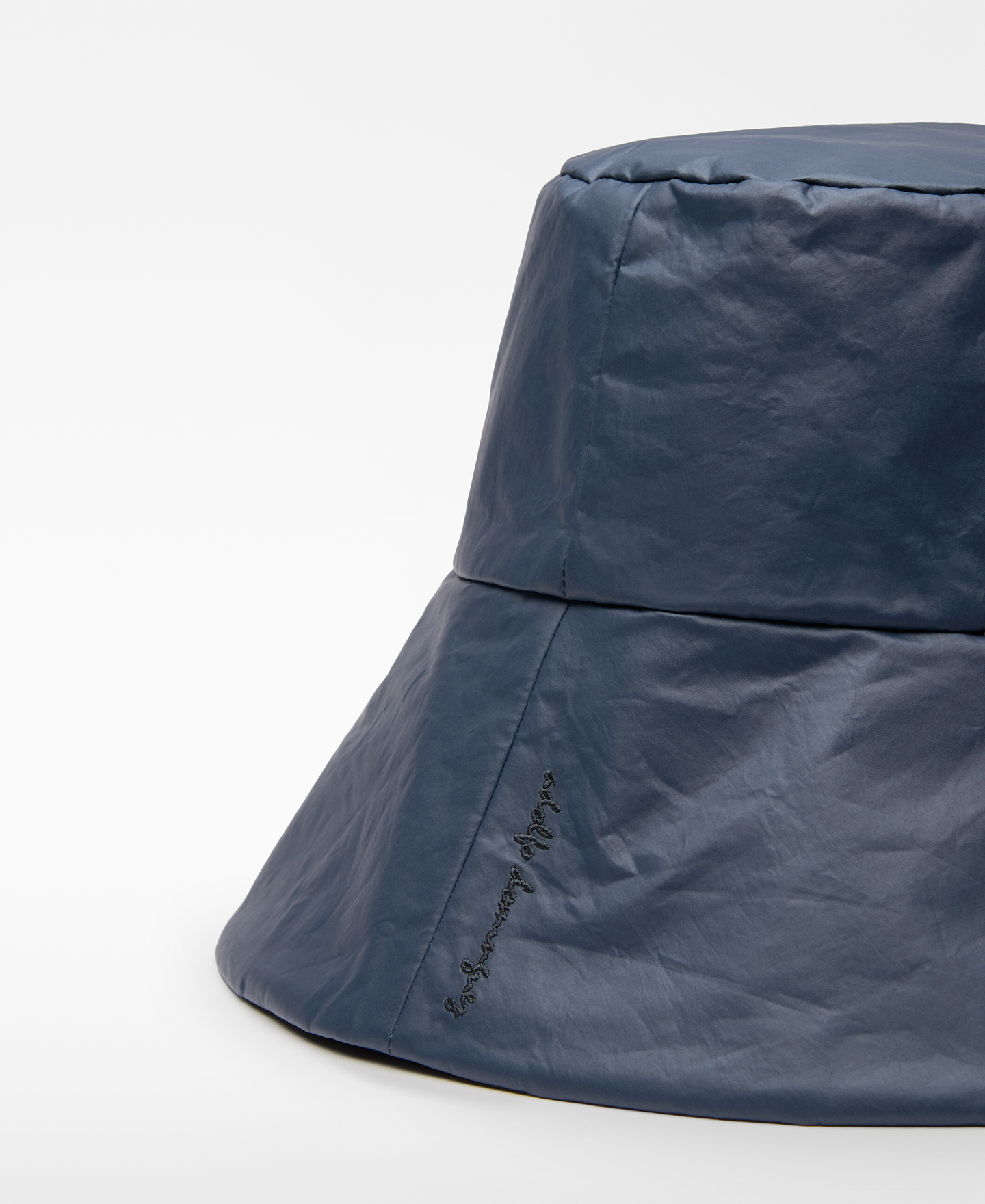 Bucket hat with pleat detail image number 1