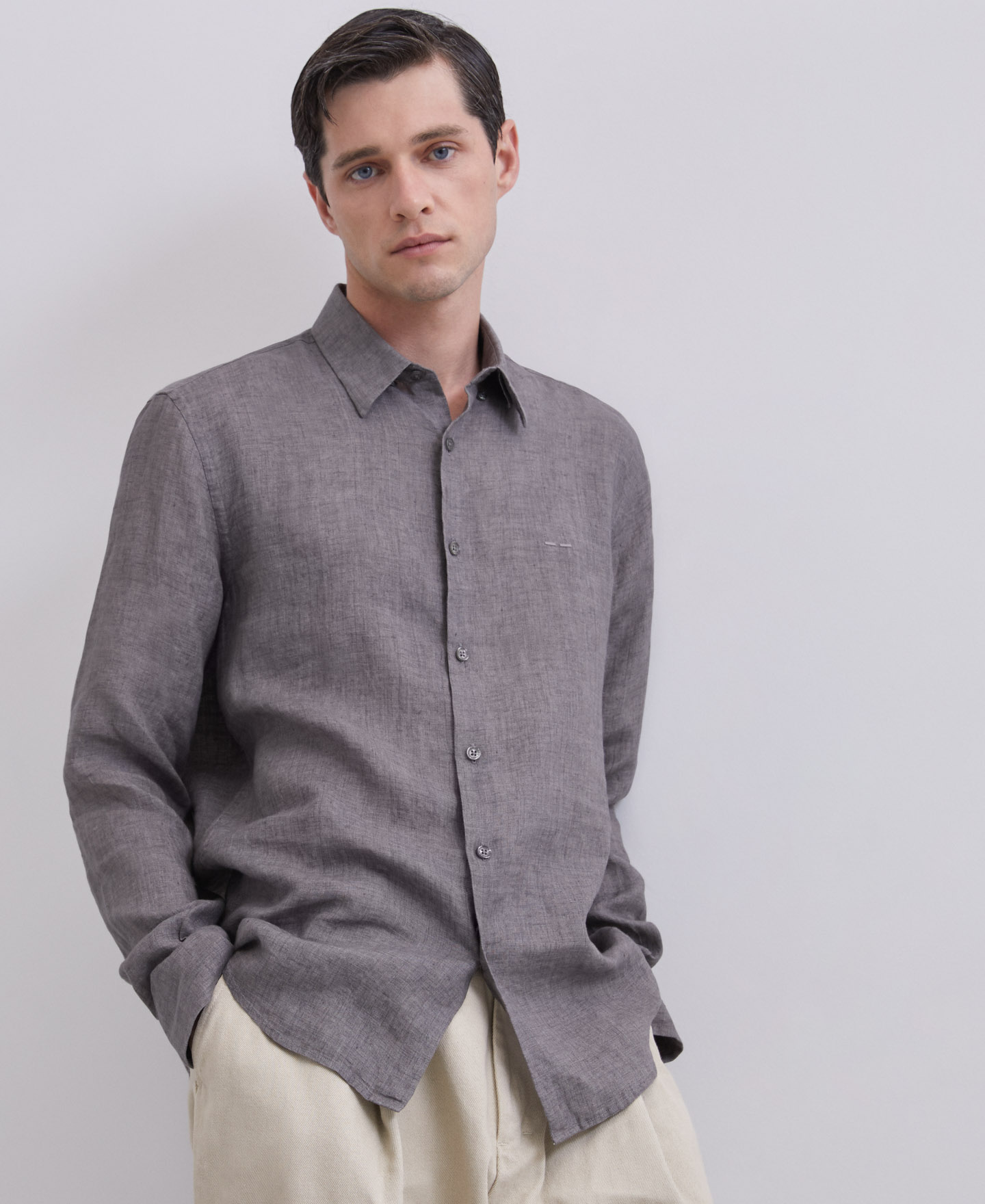 White linen shirt with shirt collar image number 0