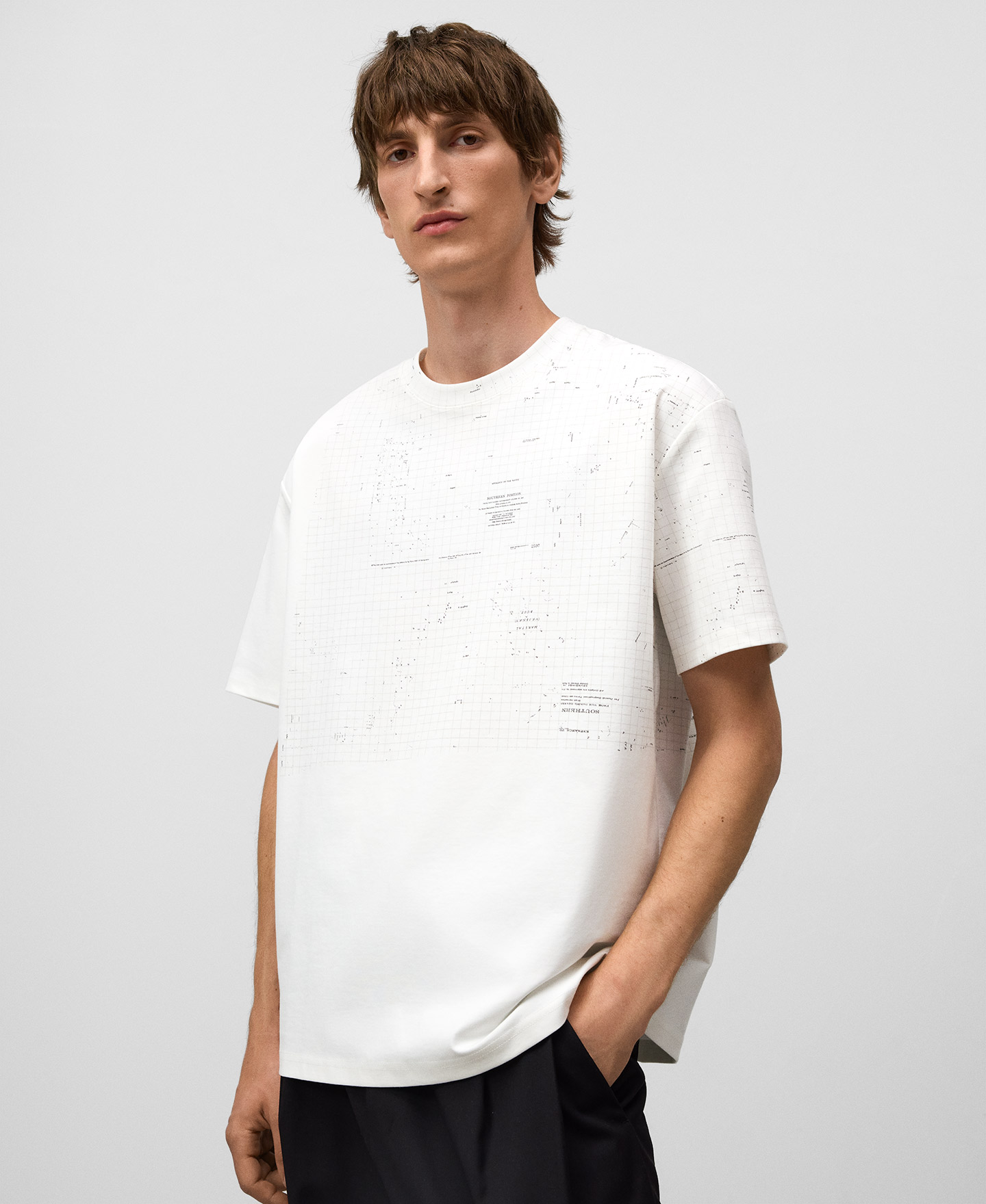 Camiseta estampado mapa hombre image number 0