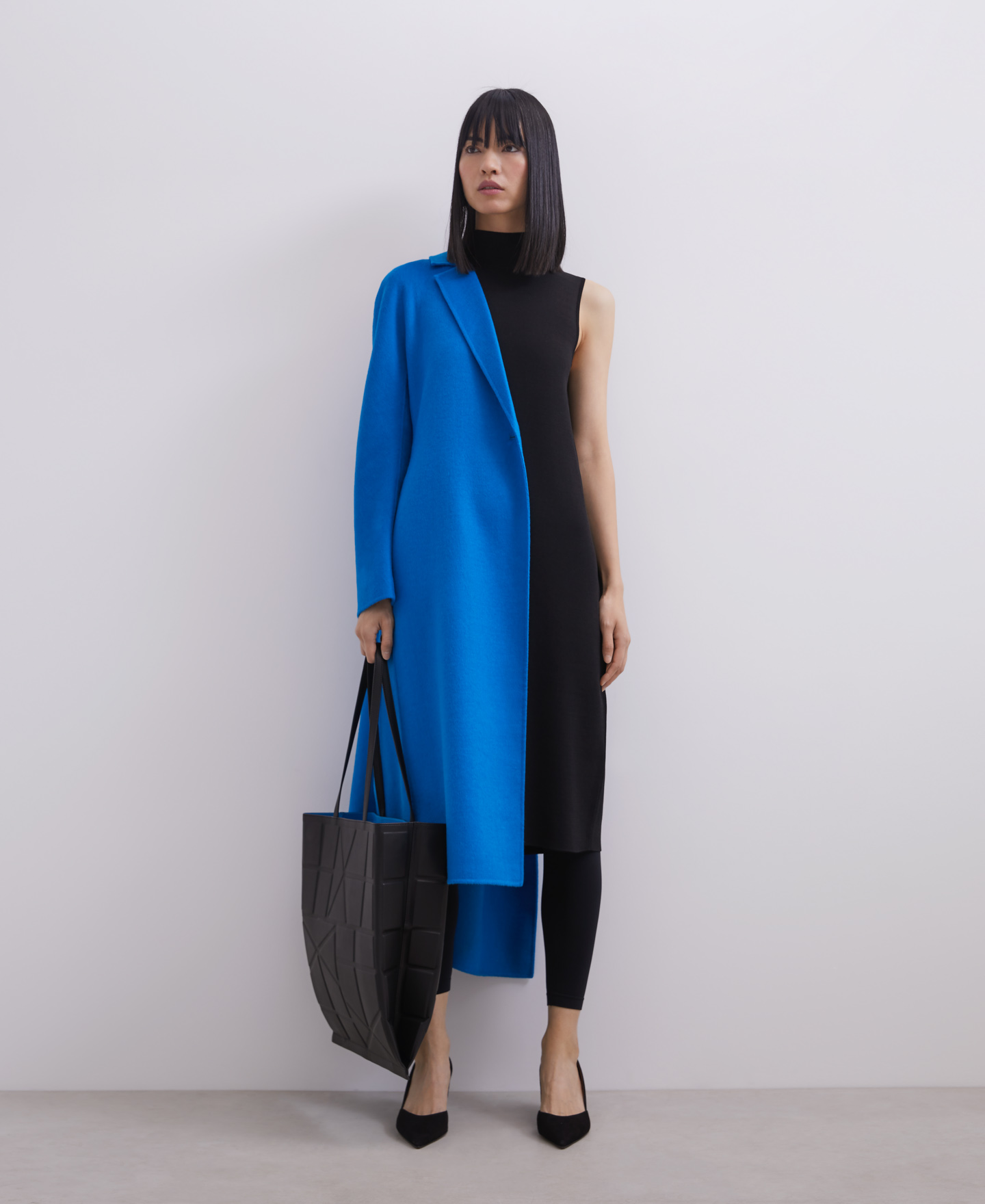 Vestido midi con capa trasera image number 2