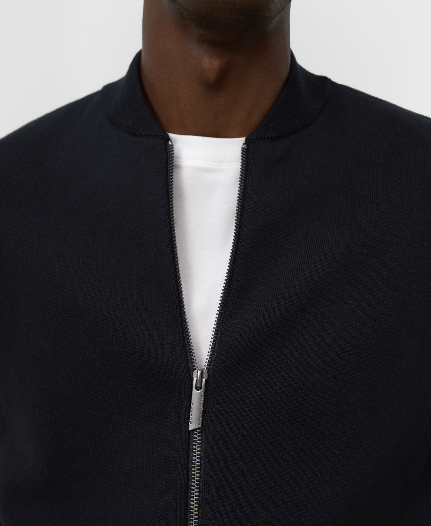Cárdigan punto cuello bomber hombre image number 3
