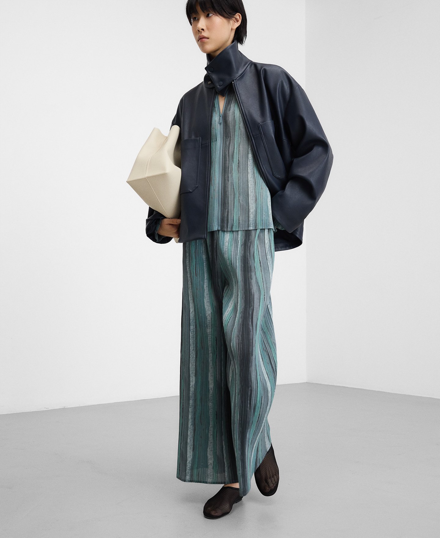 Printed crinkle trousers woman image number 5