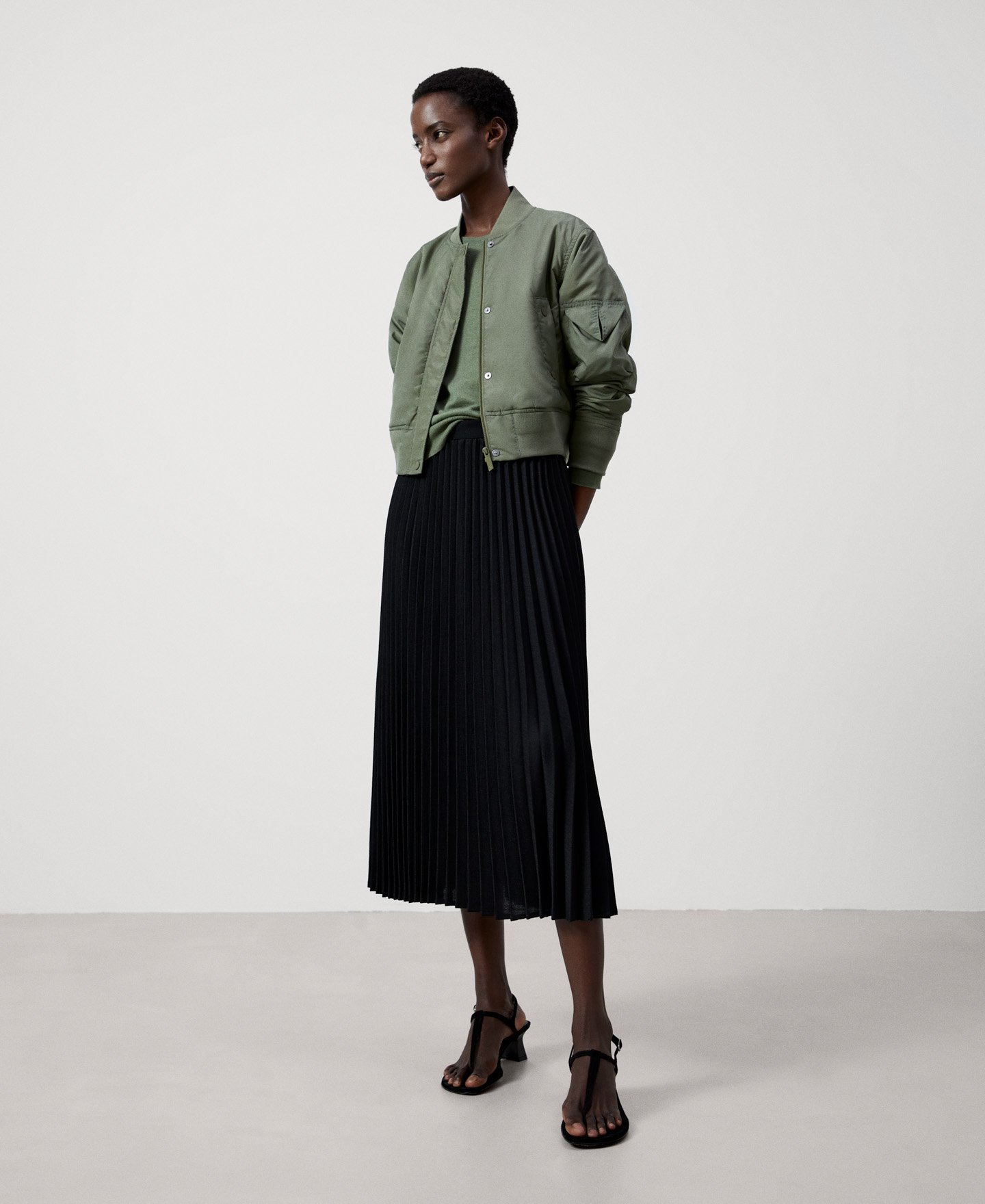 Pleated midi skirt image number 1