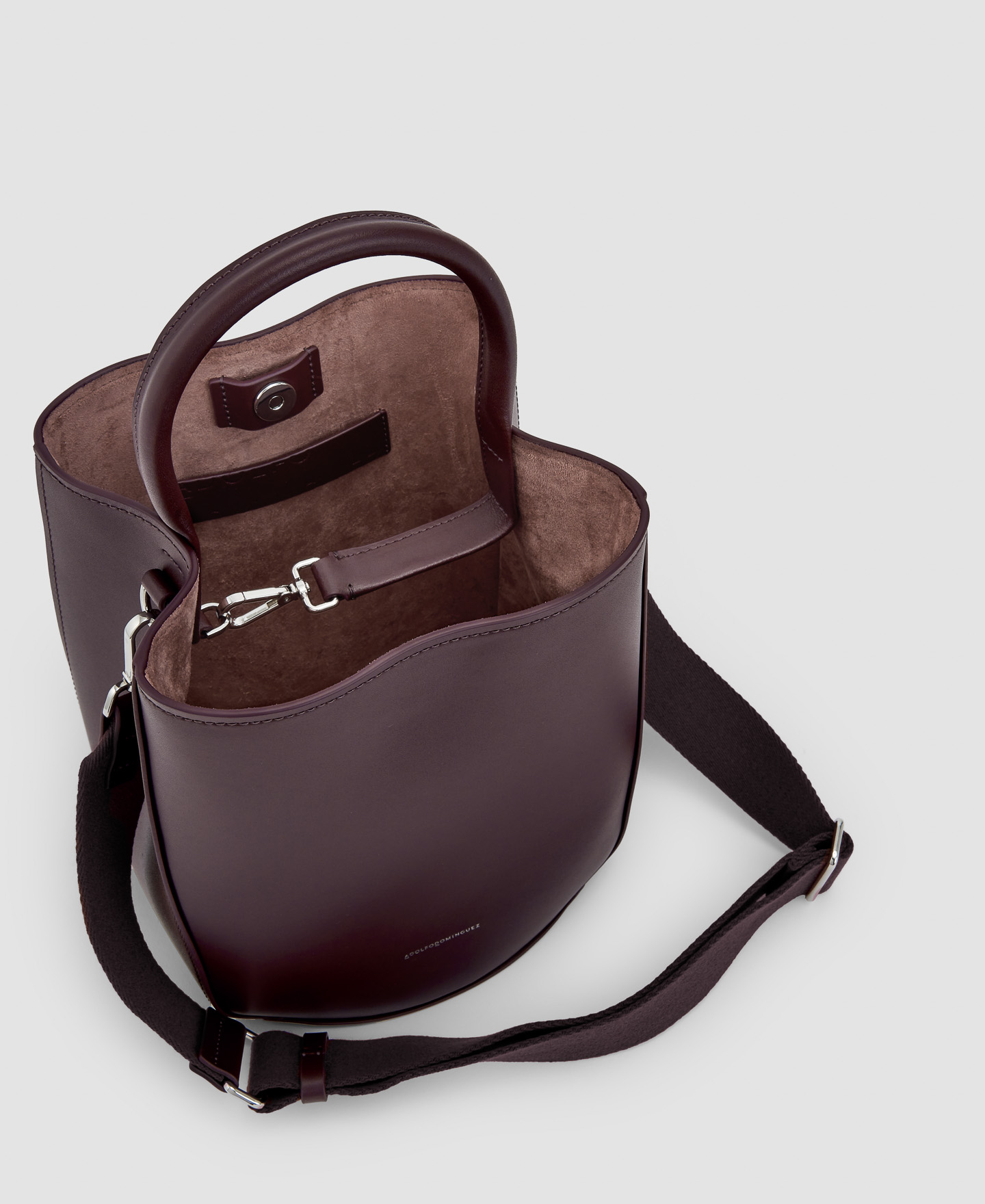 Responsible leather bucket bag image number 2