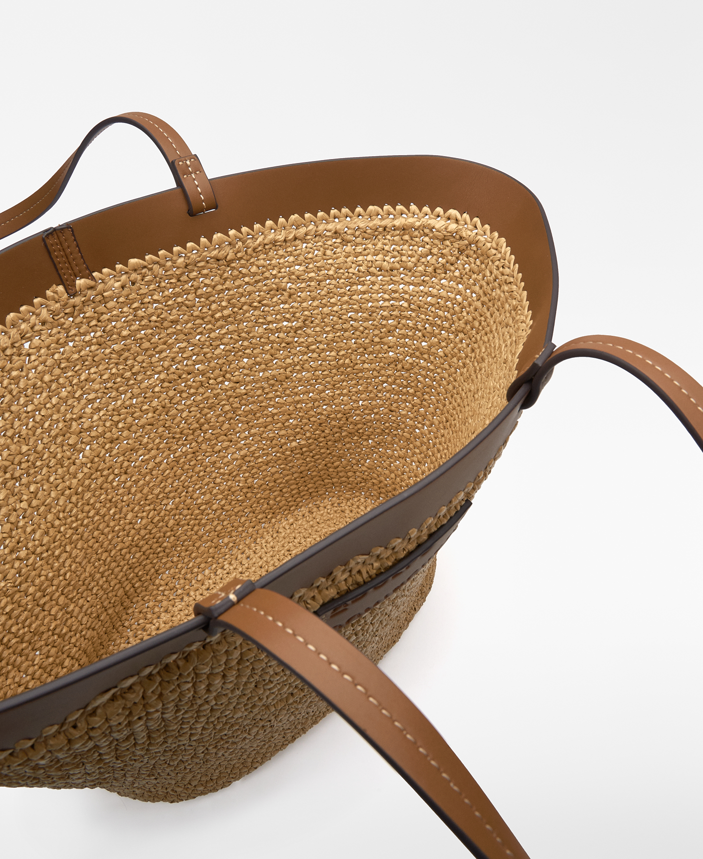 Braided paper basket bag woman image number 2