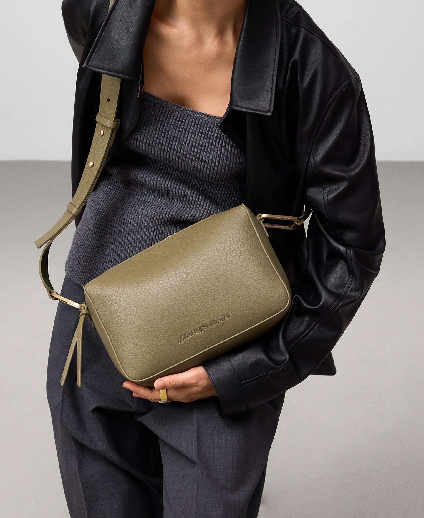 Mica medium crossbody woman image number 4