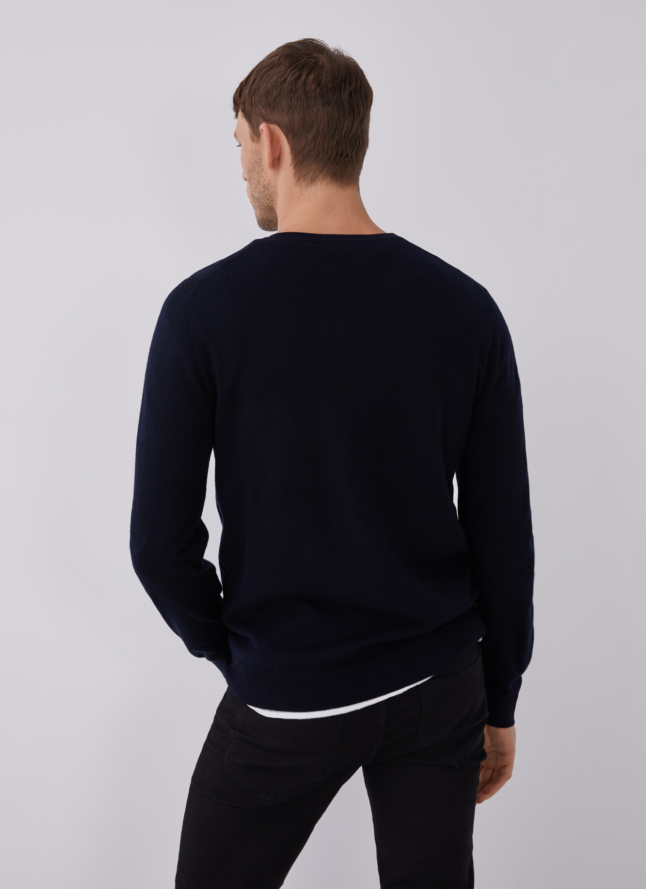 Merino wool sweater with v-neckline image number 1