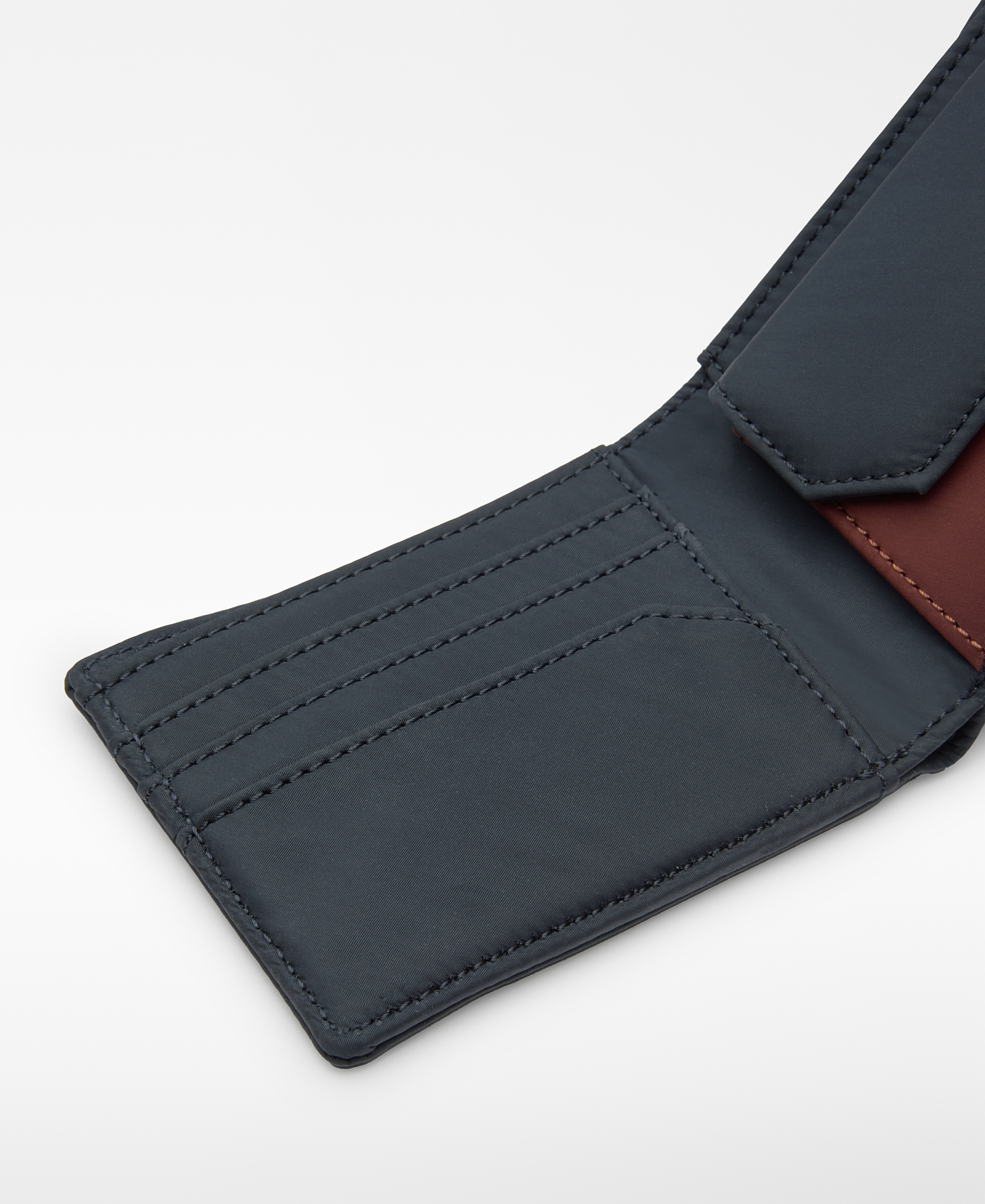Nylon wallet with elastic closure man image number 2