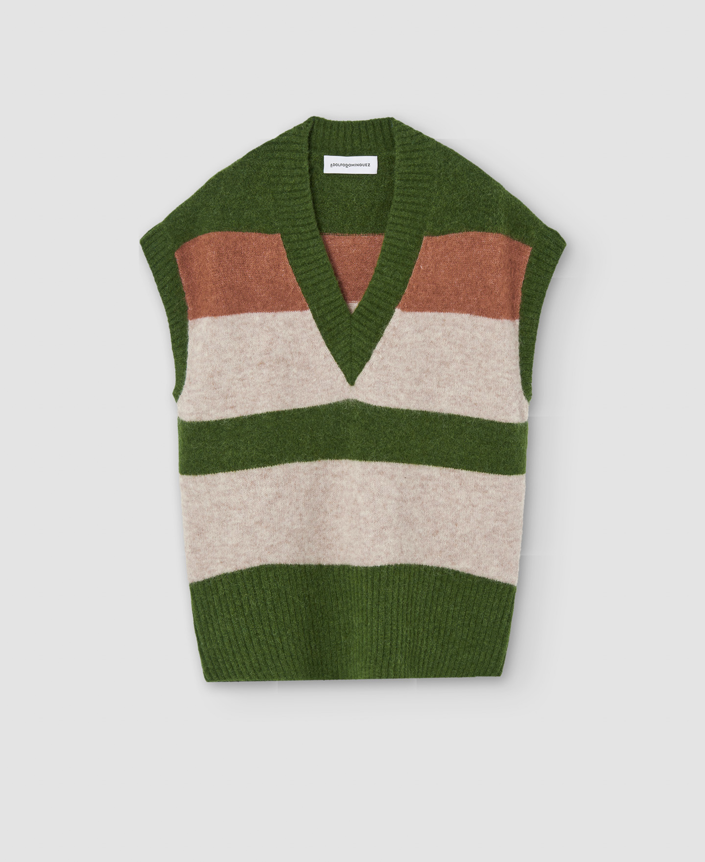 Alpaca and wool V-neck waistcoat image number 4