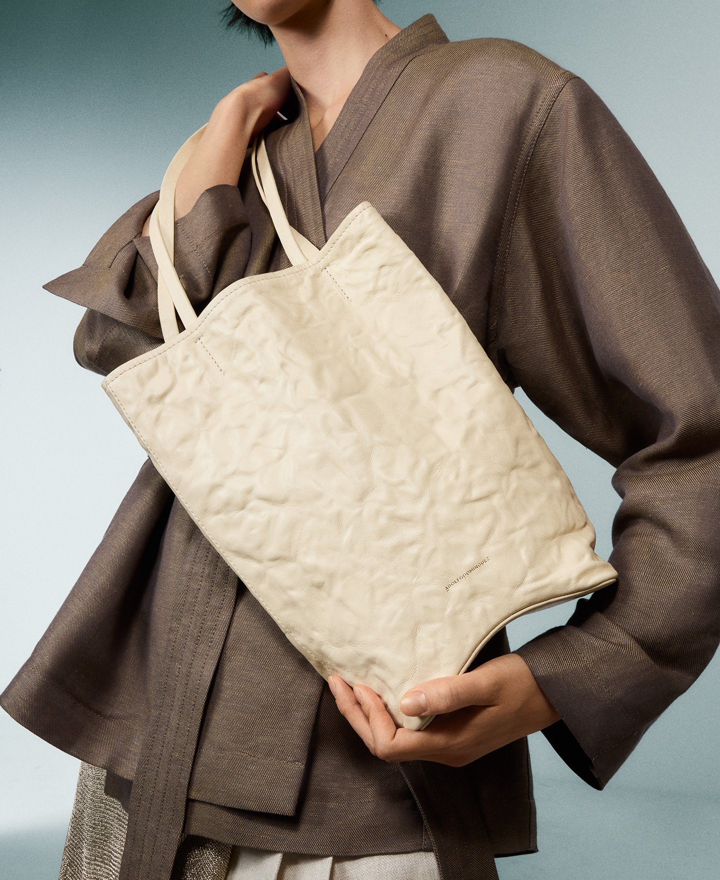 Ori&oacute;n washed leather vertical hobo bag image number 6