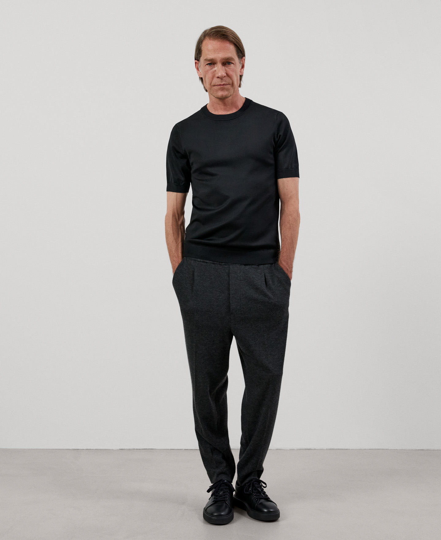 Crew neck knitted t-shirt image number 4