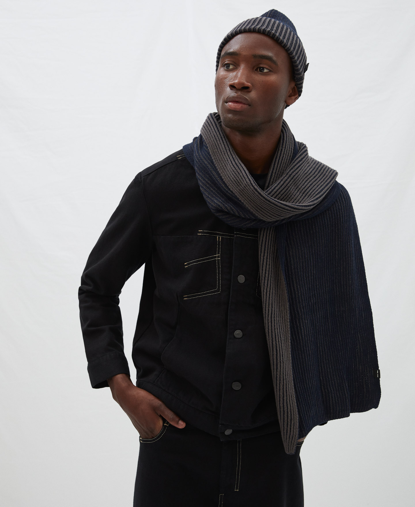 Bicolor cotton scarf image number 2
