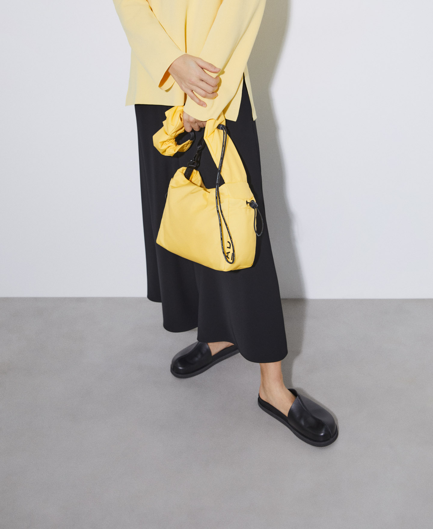 Recycled nylon shoulder bag image number 5