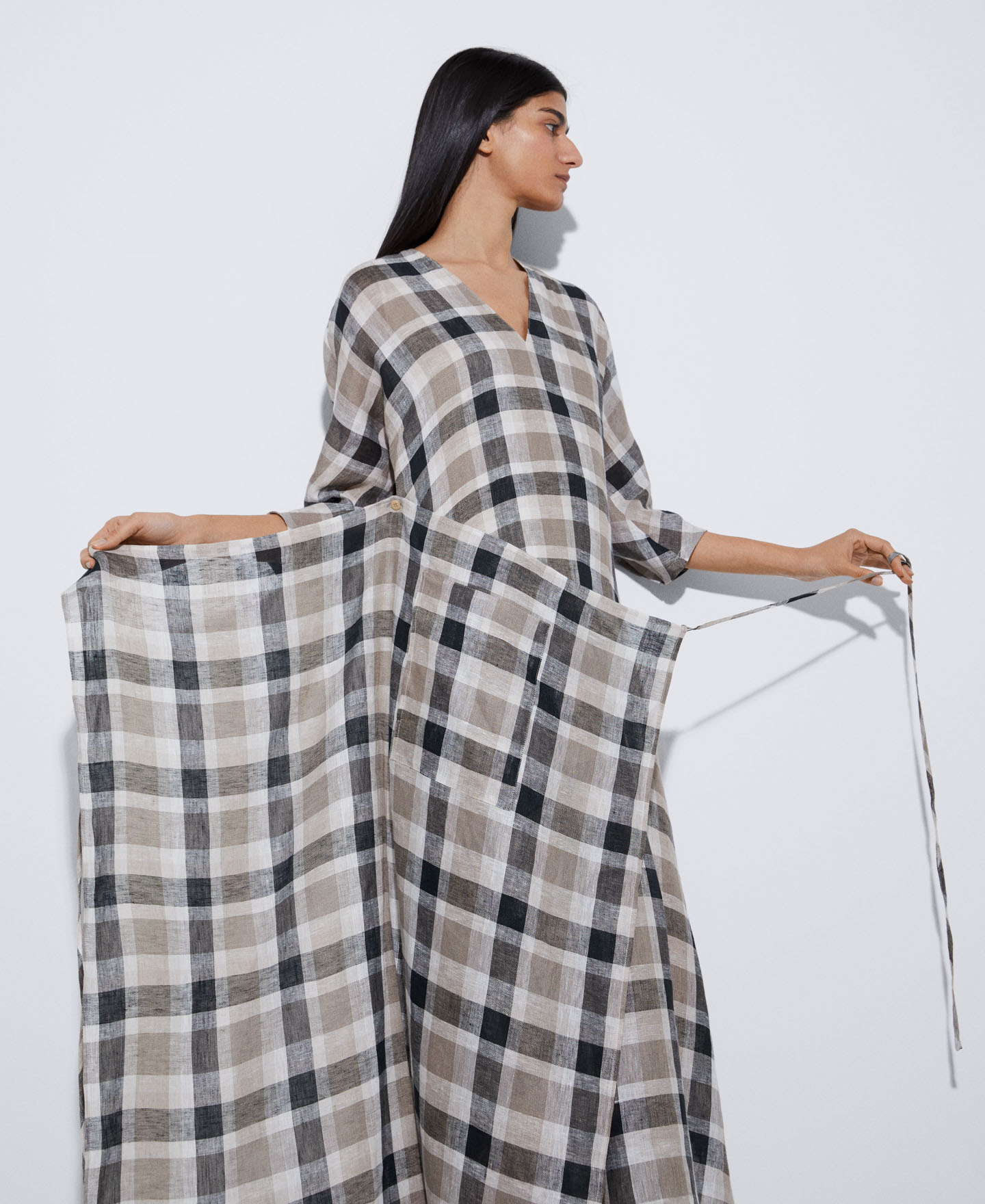 Traditional morriña dress in linen image number 0