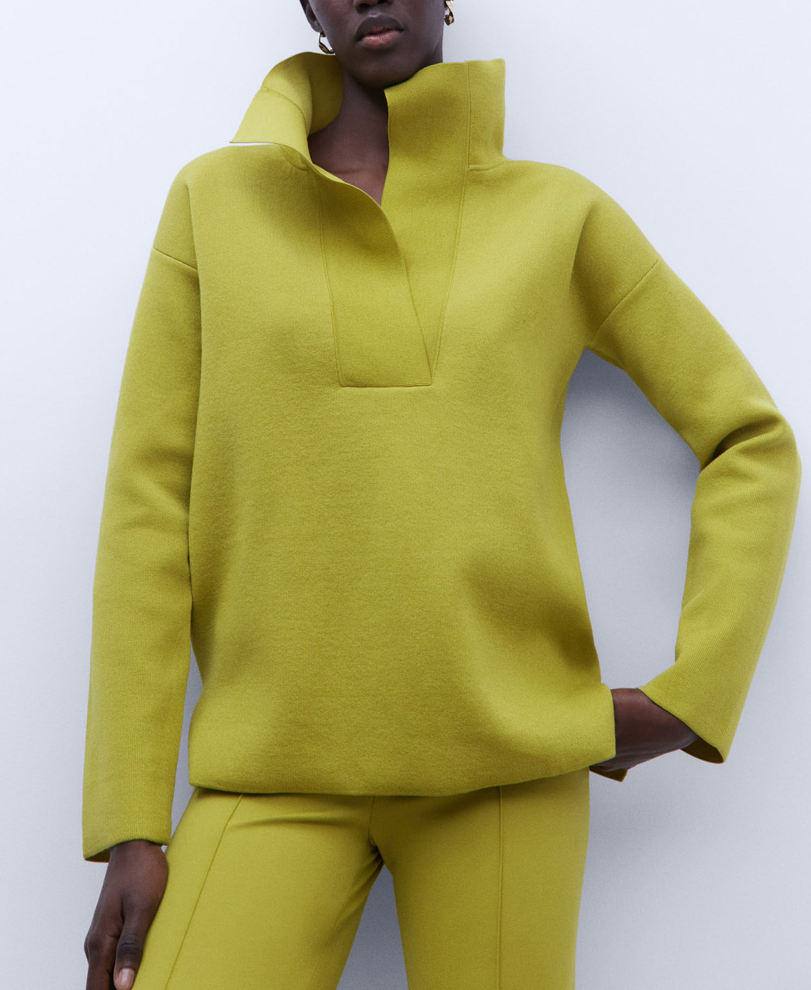 Doble faced knitted sweater image number 0