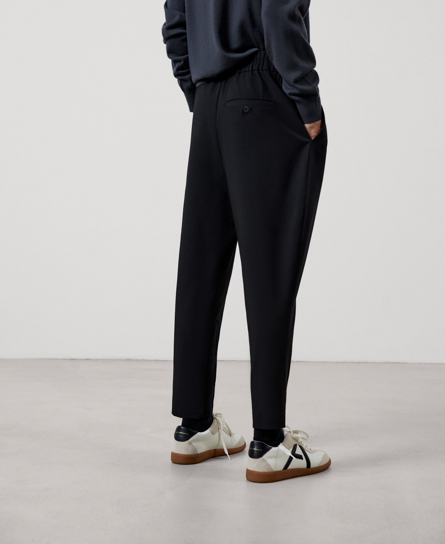 Asymmetric straight trousers image number 2