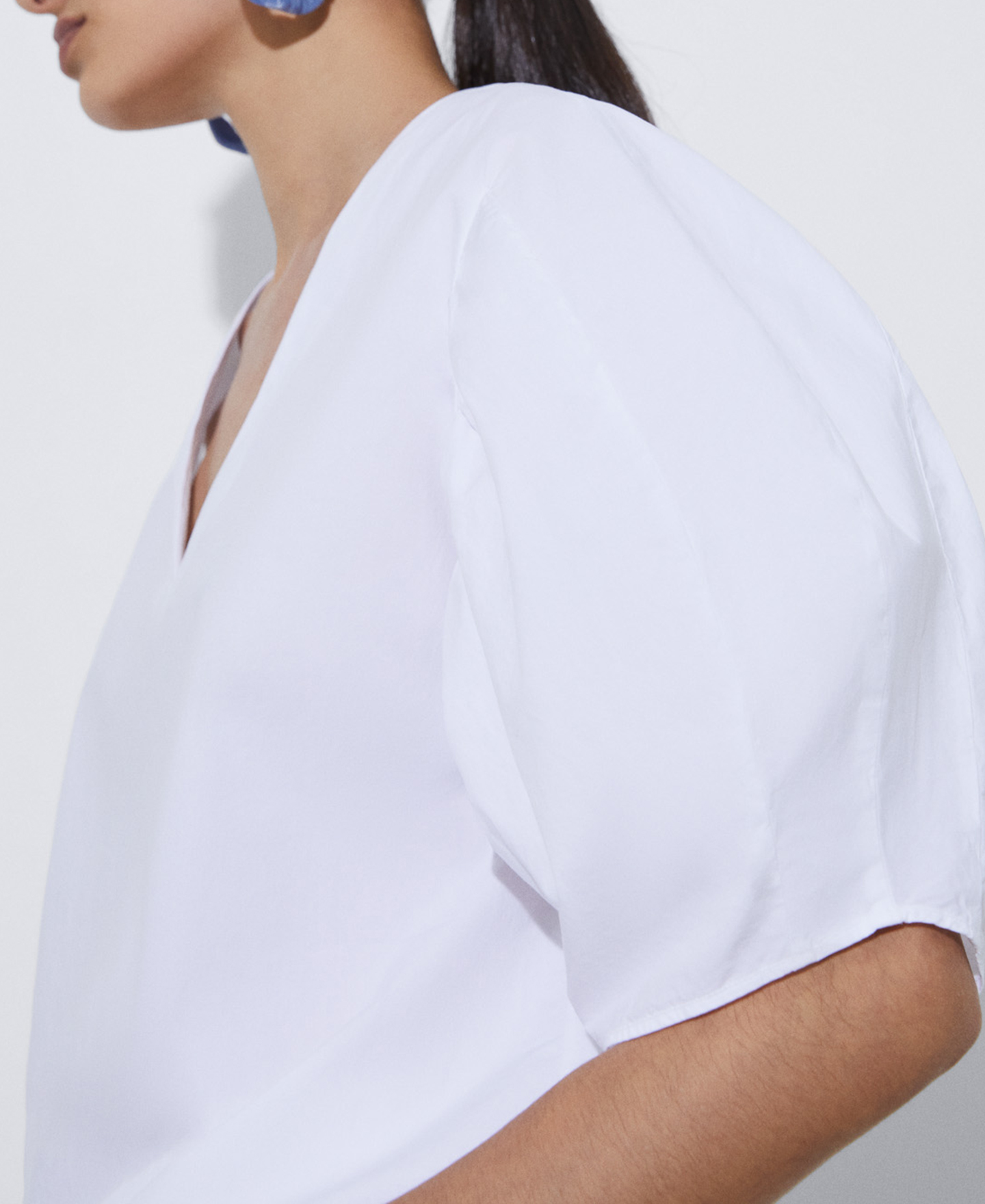 Puffed sleeve blouse in cotton image number 3