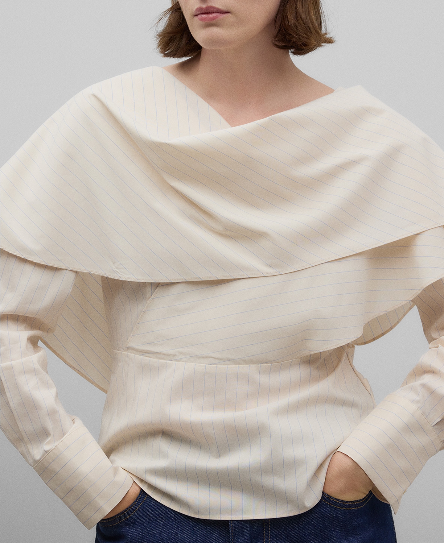 Blusa cuello chal rayas mujer image number 0