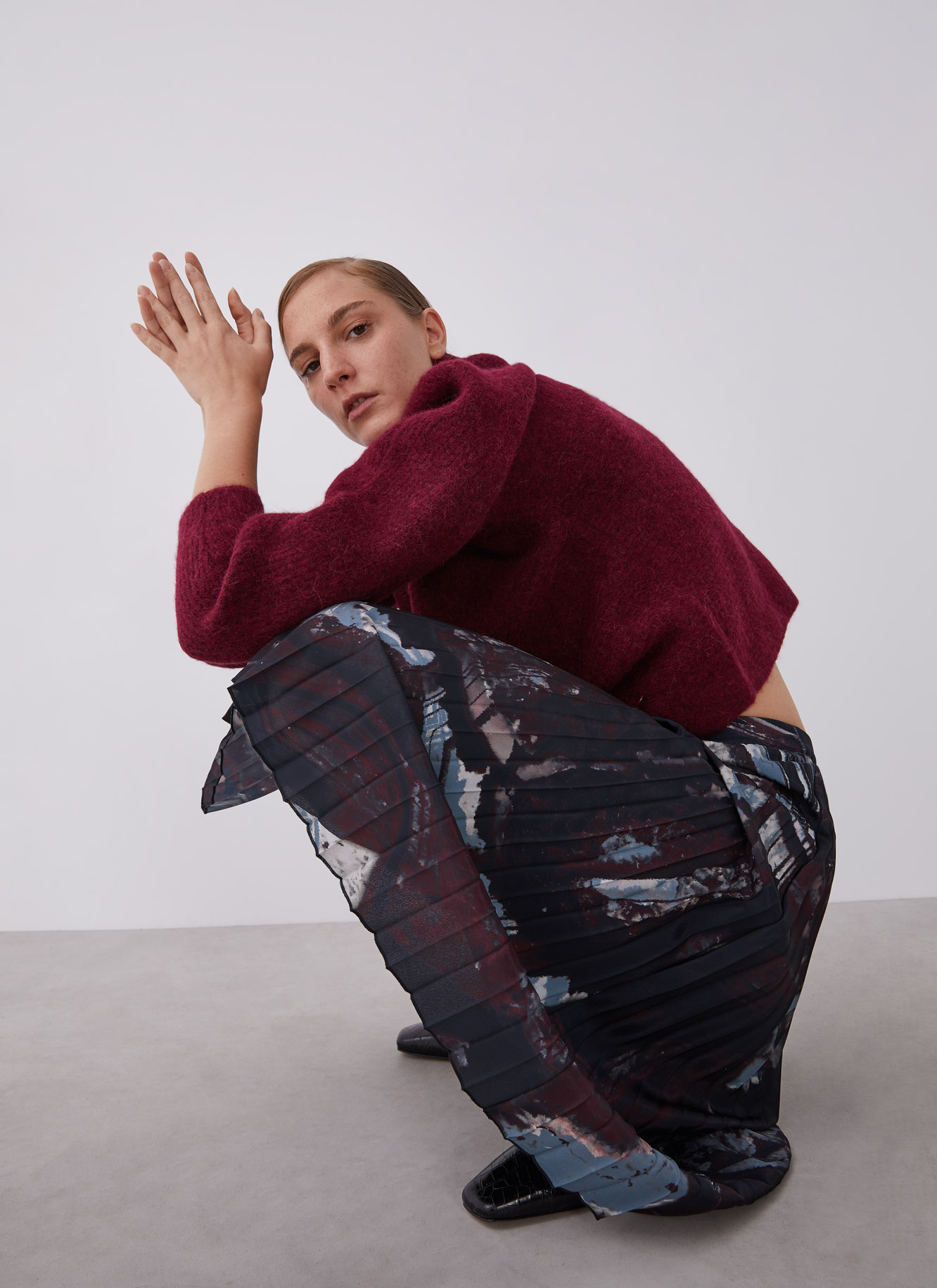 Pleated skirt with signature print image number 4