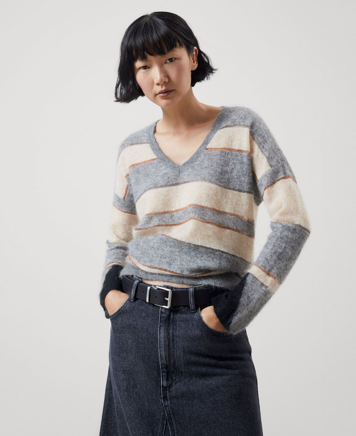 V-neck mohair knitted sweater image number 0
